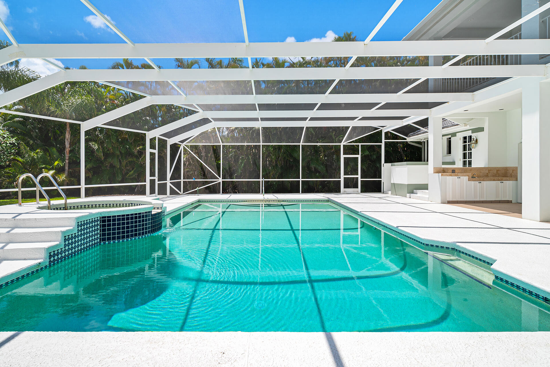 Snug Harbor S F Cond - Residential