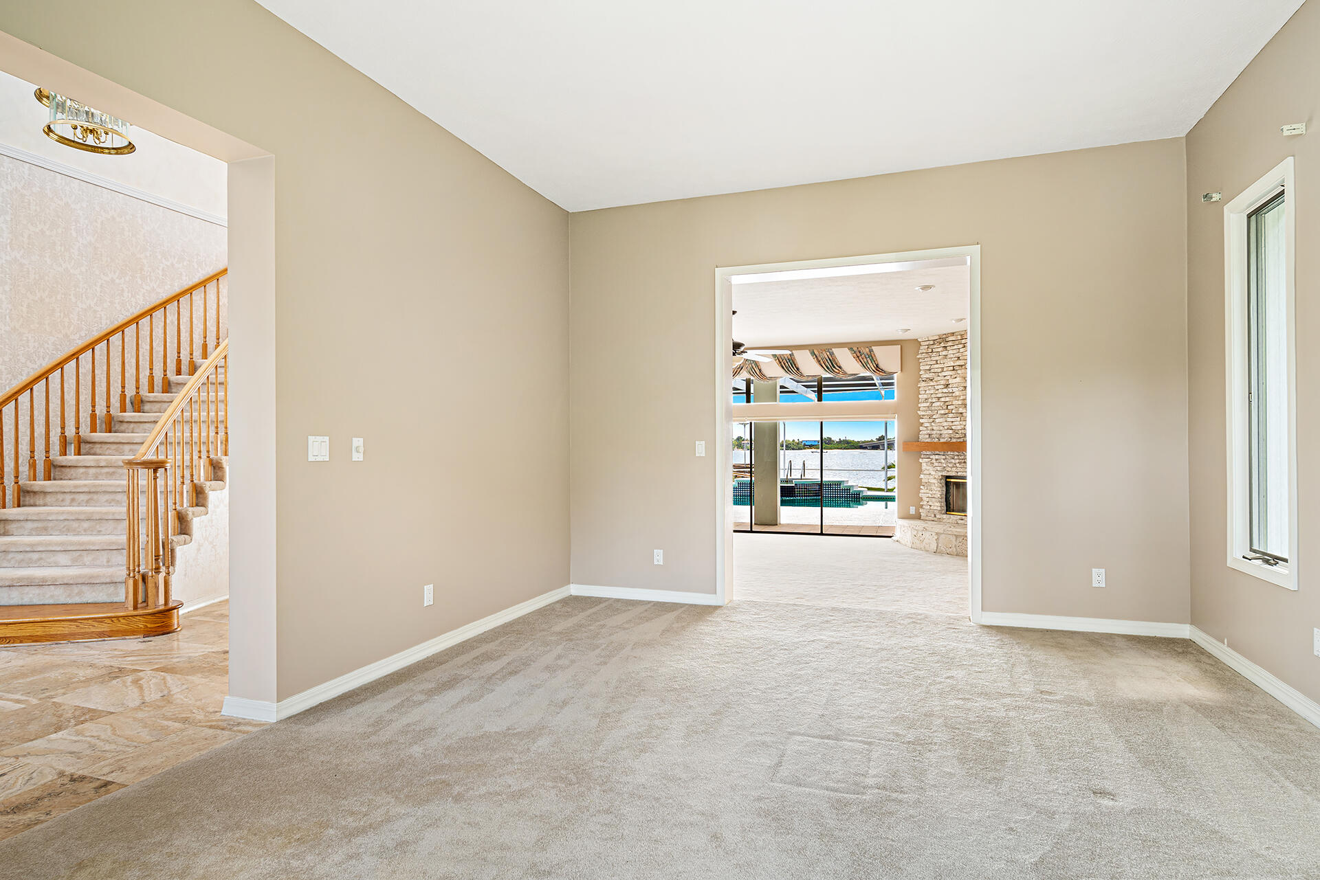 Snug Harbor S F Cond - Residential