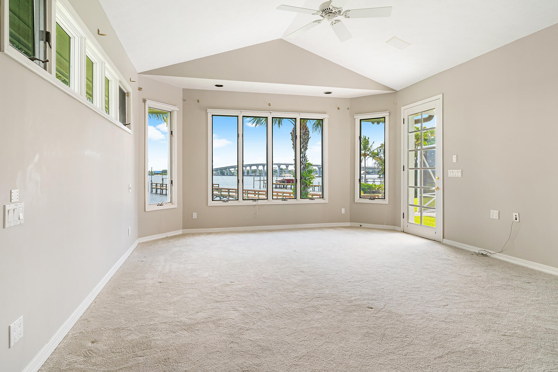 Snug Harbor S F Cond - Residential