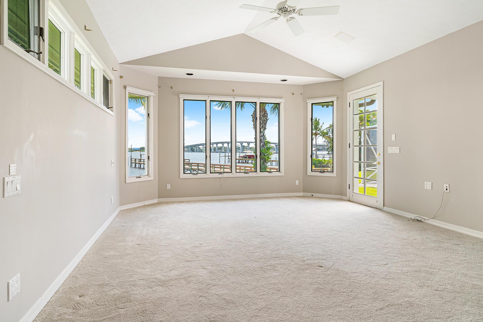 Snug Harbor S F Cond - Residential