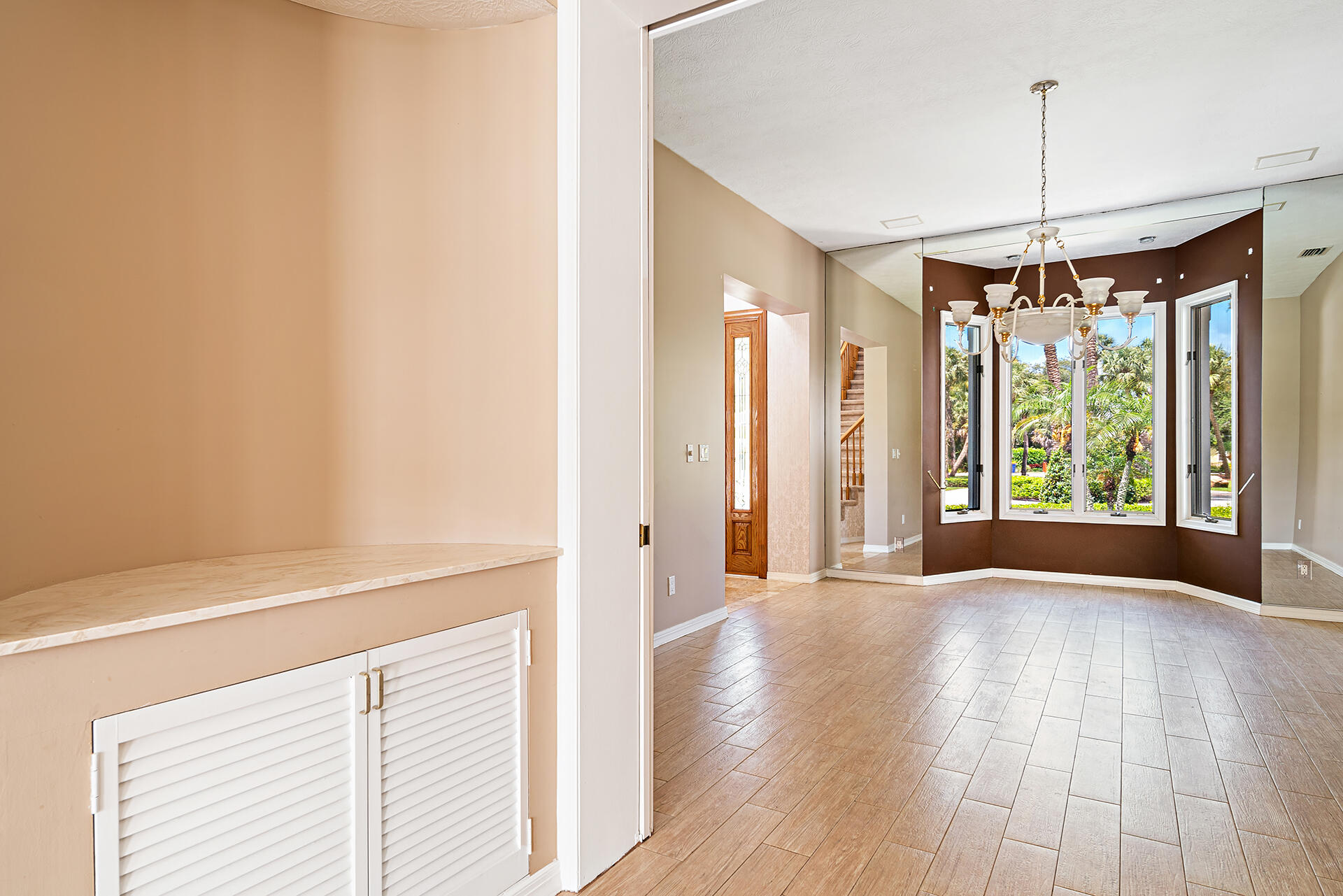 Snug Harbor S F Cond - Residential