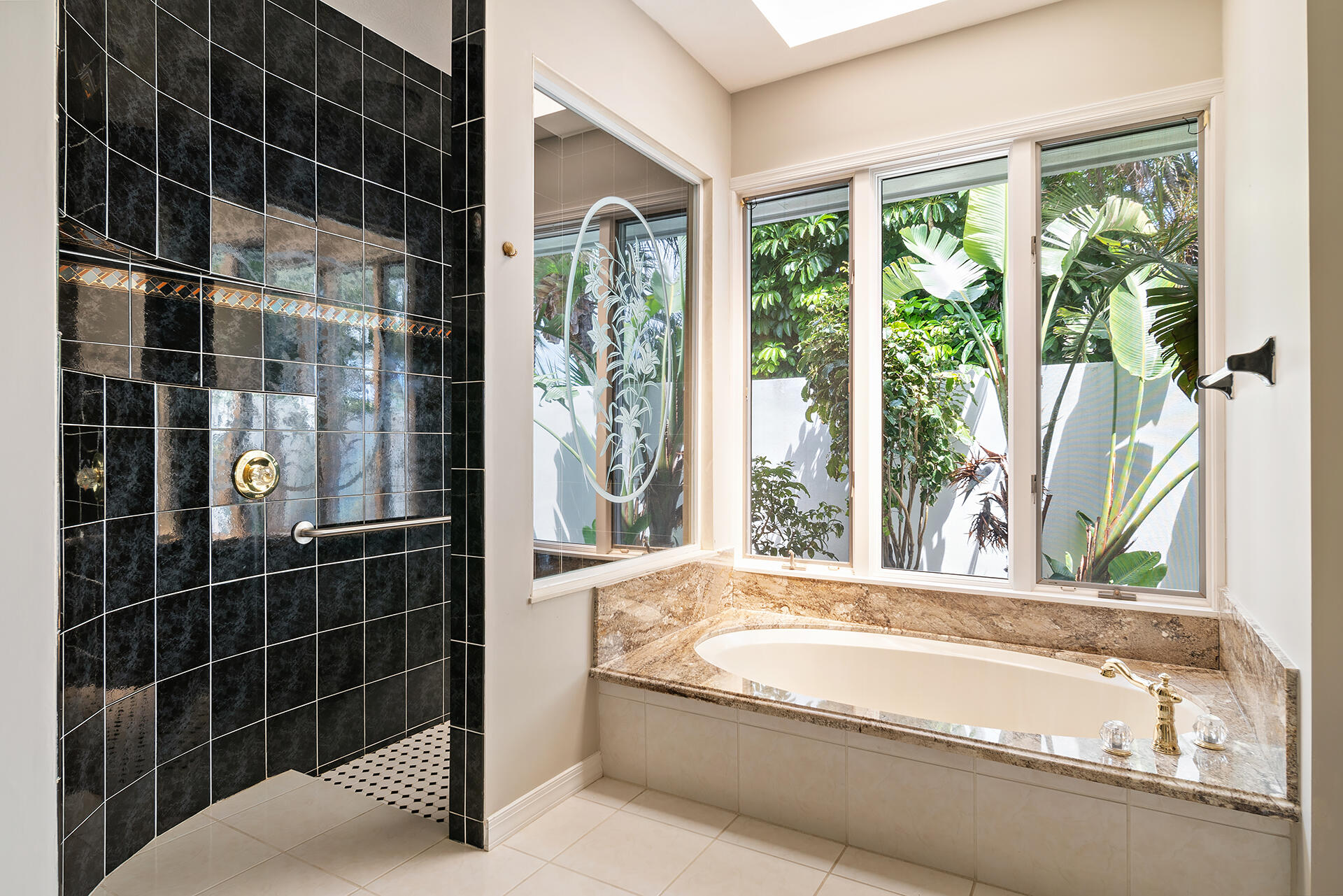 Snug Harbor S F Cond - Residential