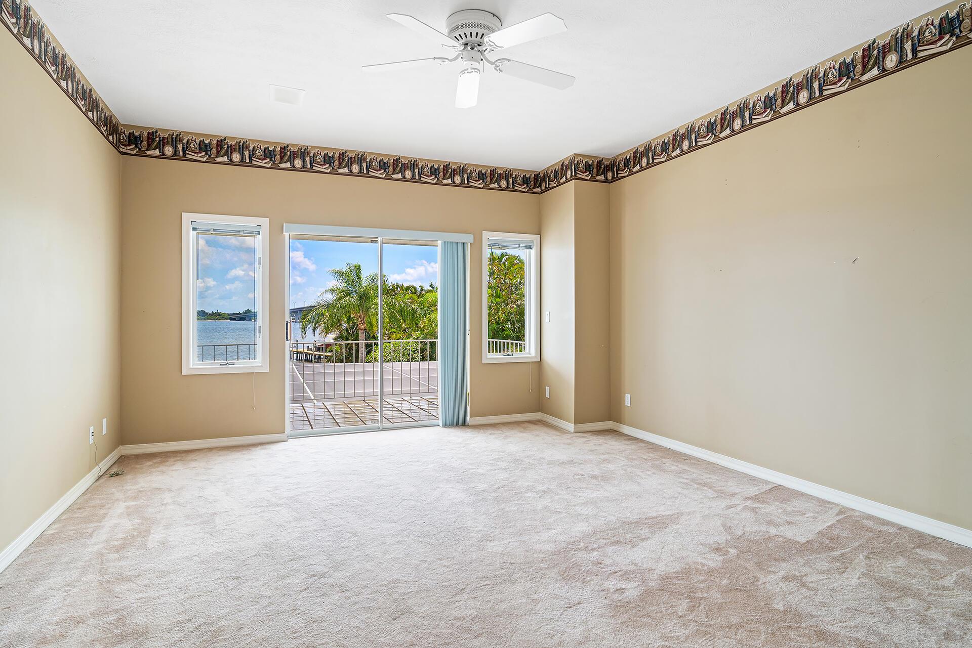 Snug Harbor S F Cond - Residential