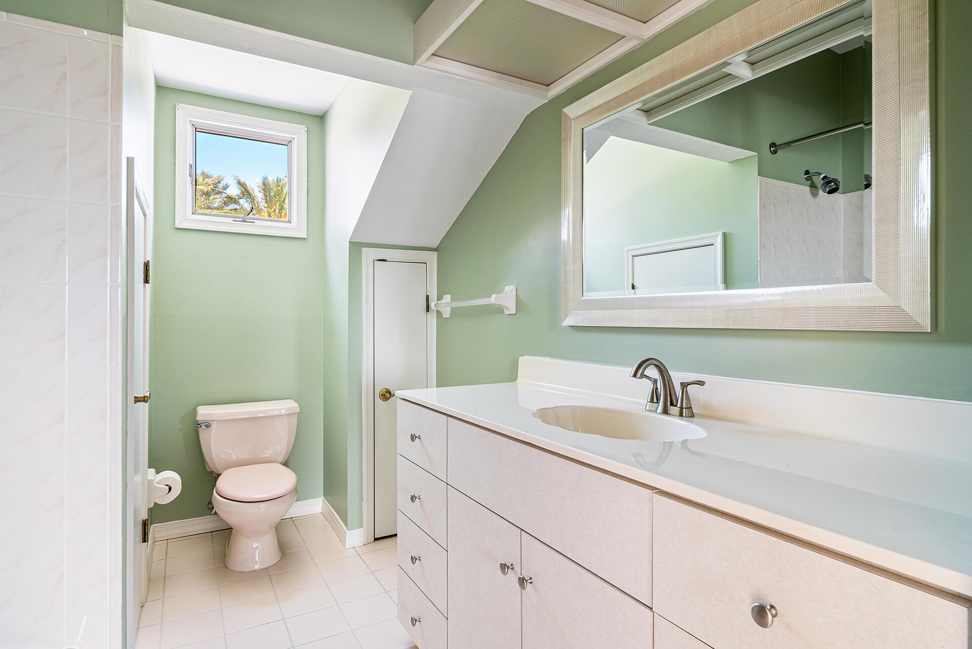 Snug Harbor S F Cond - Residential