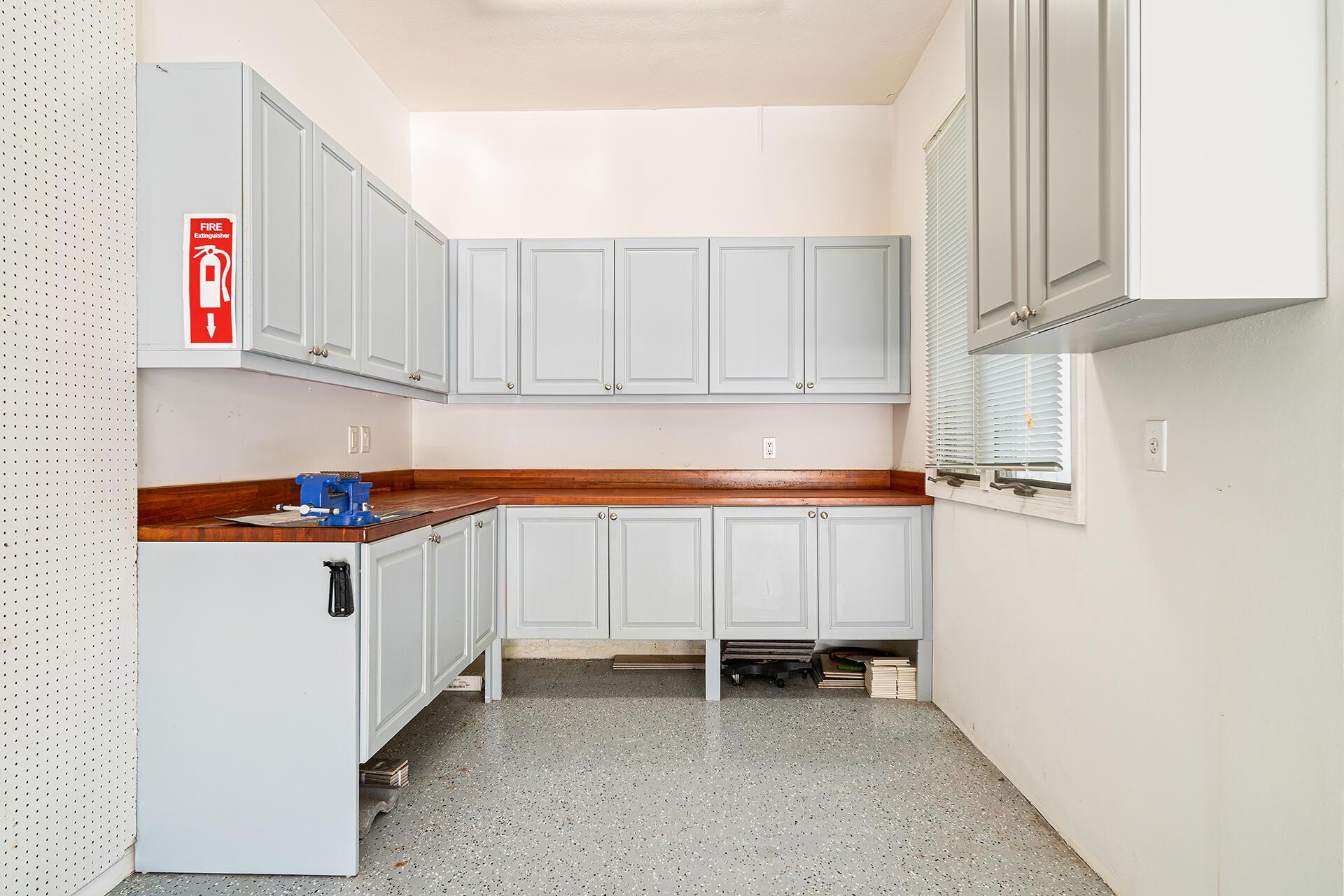 Snug Harbor S F Cond - Residential