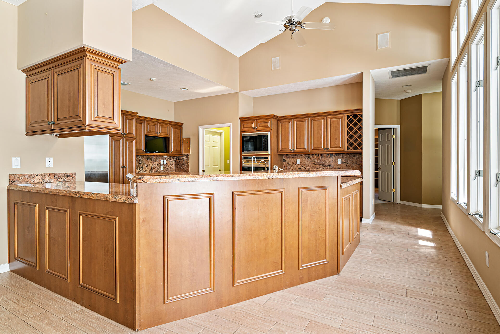 Snug Harbor S F Cond - Residential