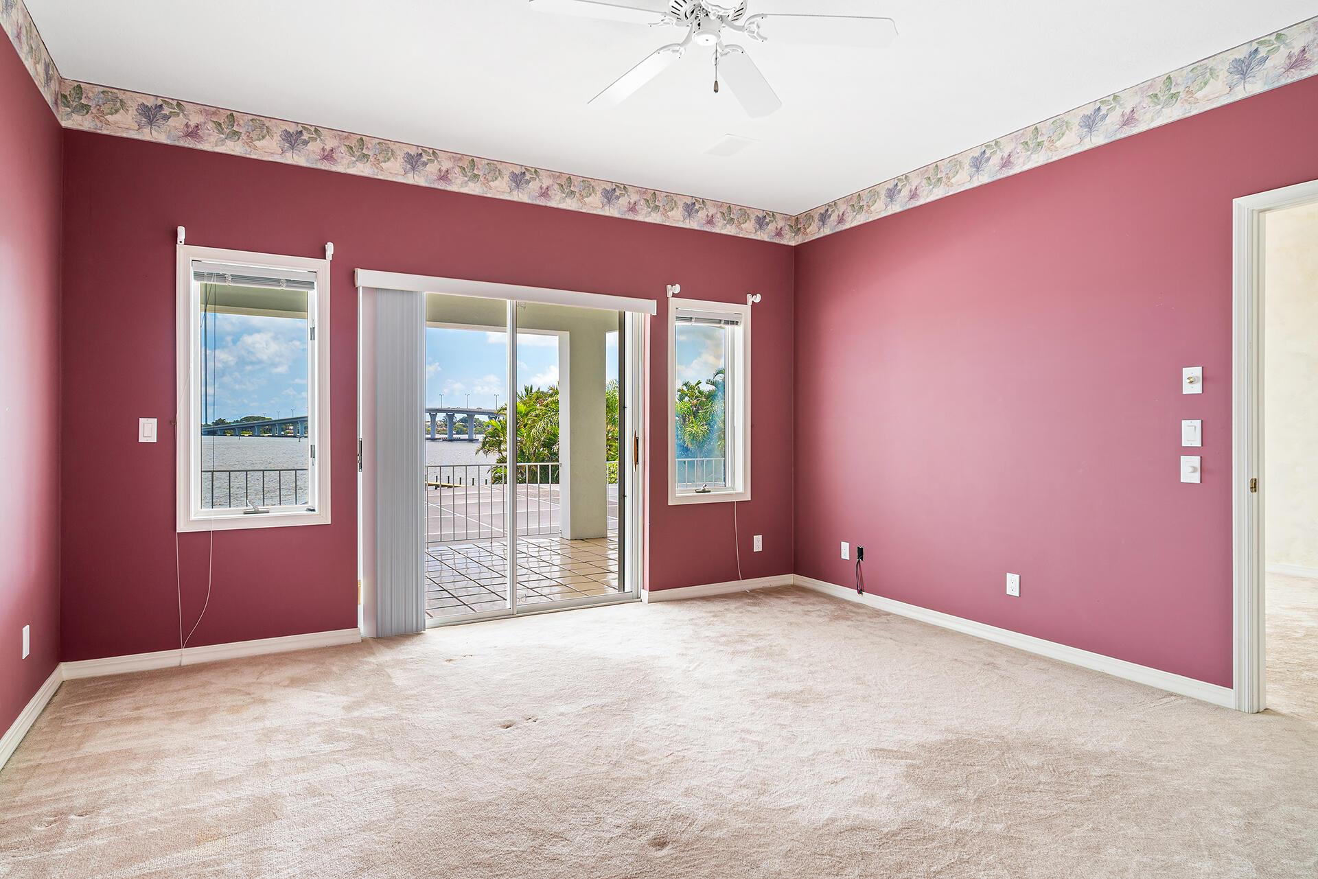 Snug Harbor S F Cond - Residential