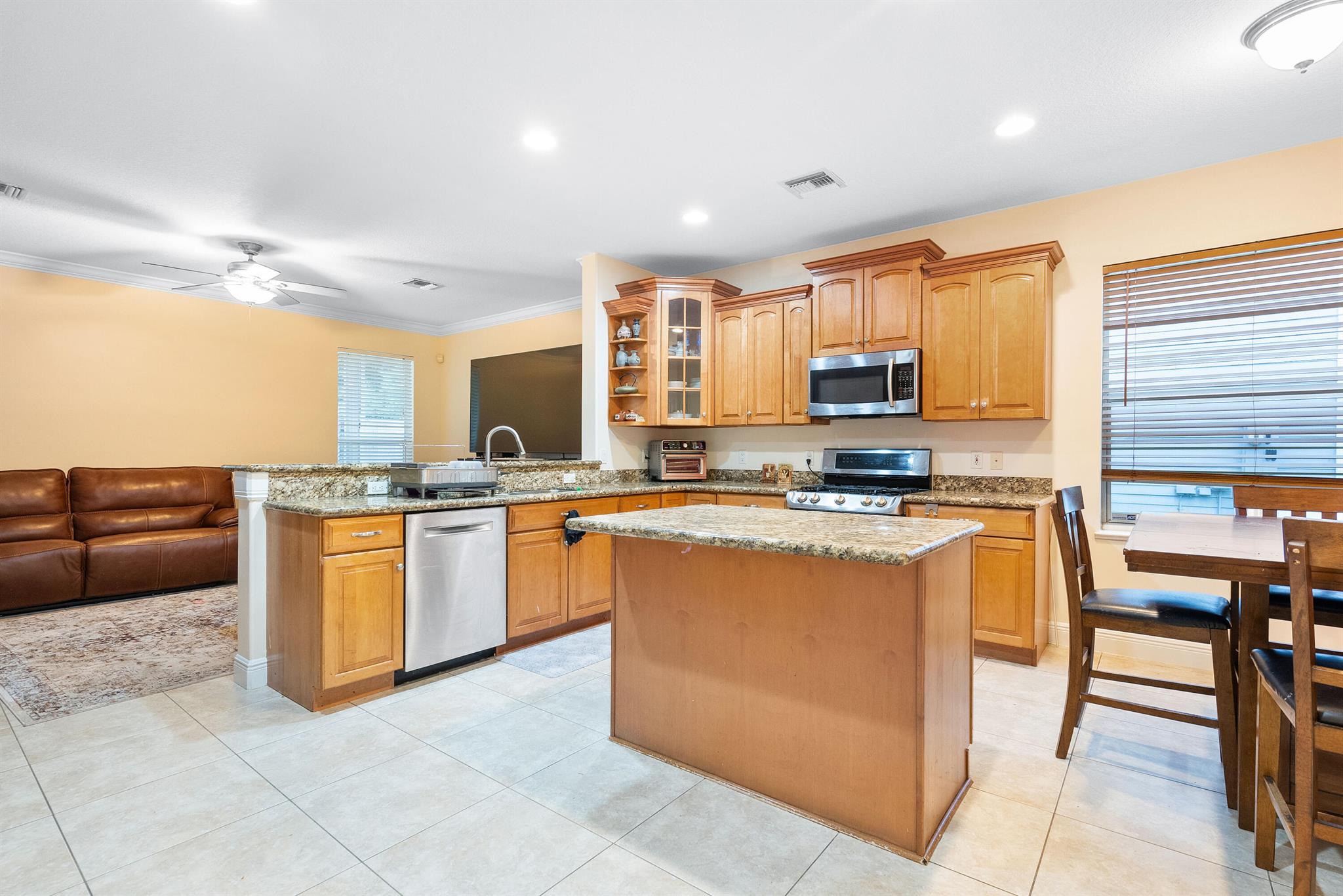 JENSEN PARK ESTATES - Residential Lease