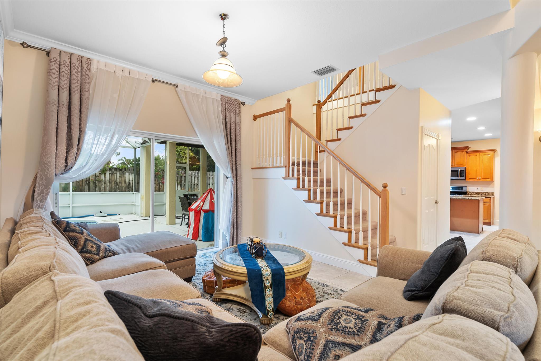 JENSEN PARK ESTATES - Residential Lease