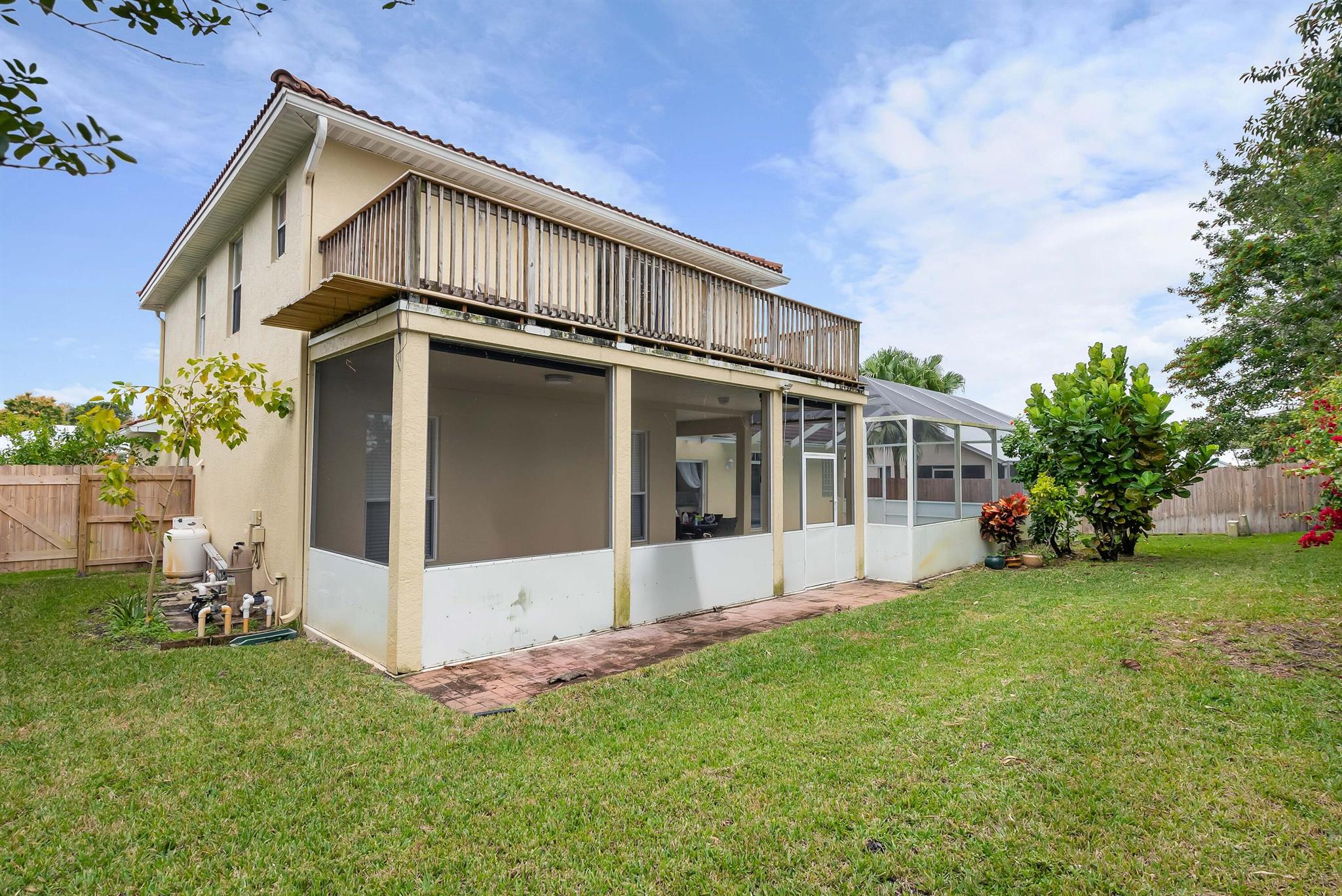 JENSEN PARK ESTATES - Residential Lease