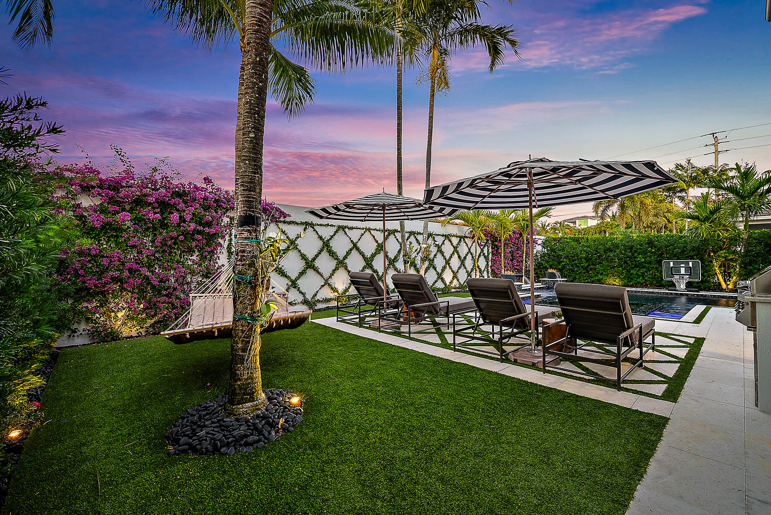 1603 E Hemingway Drive