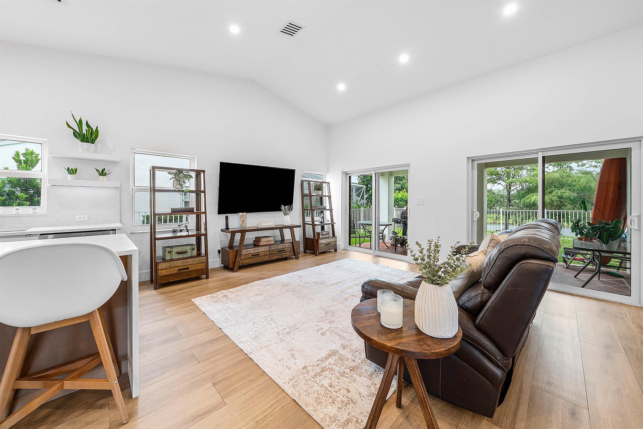 LAKEFIELD OF THE LANDINGS - Residential Lease