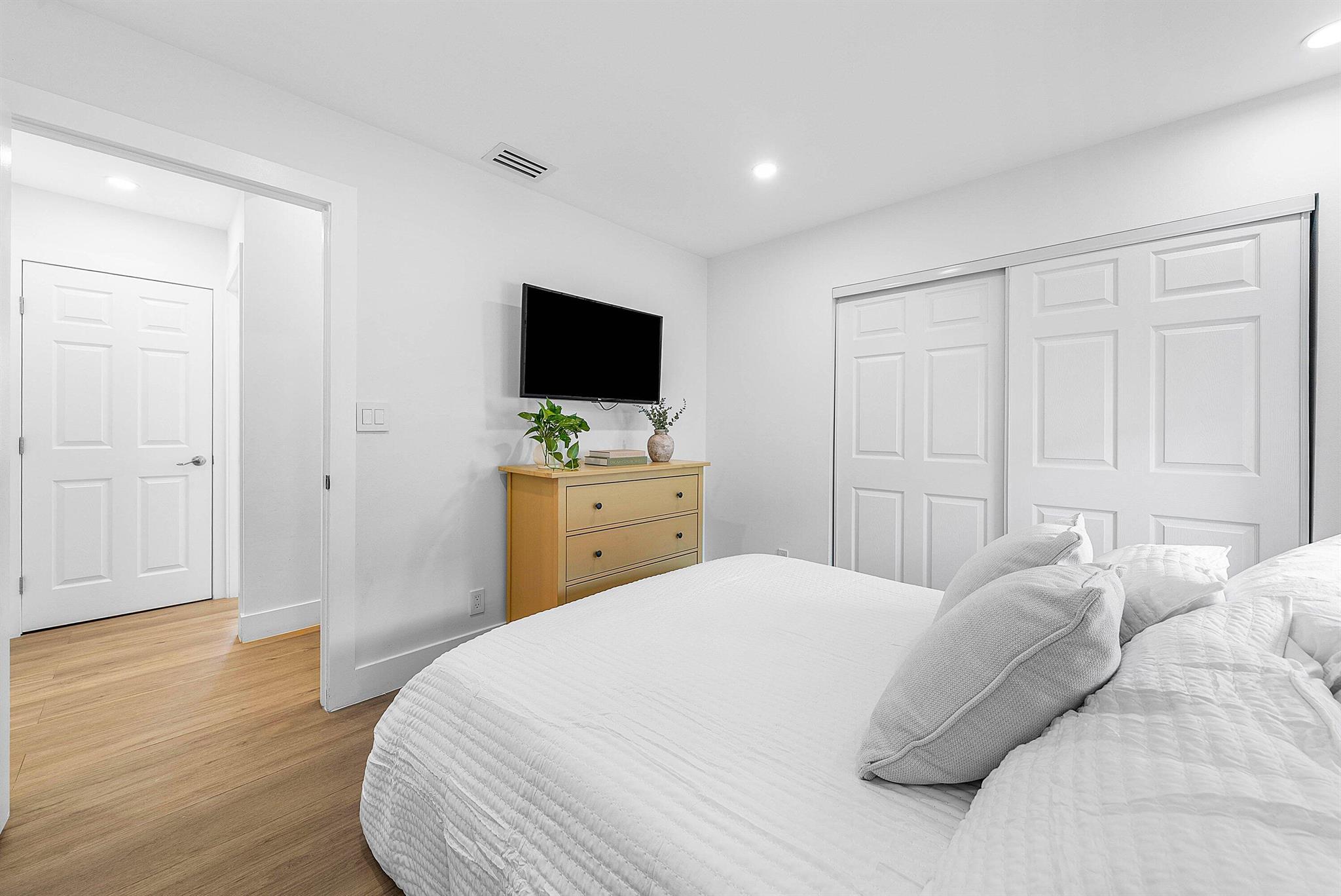 LAKEFIELD OF THE LANDINGS - Residential Lease