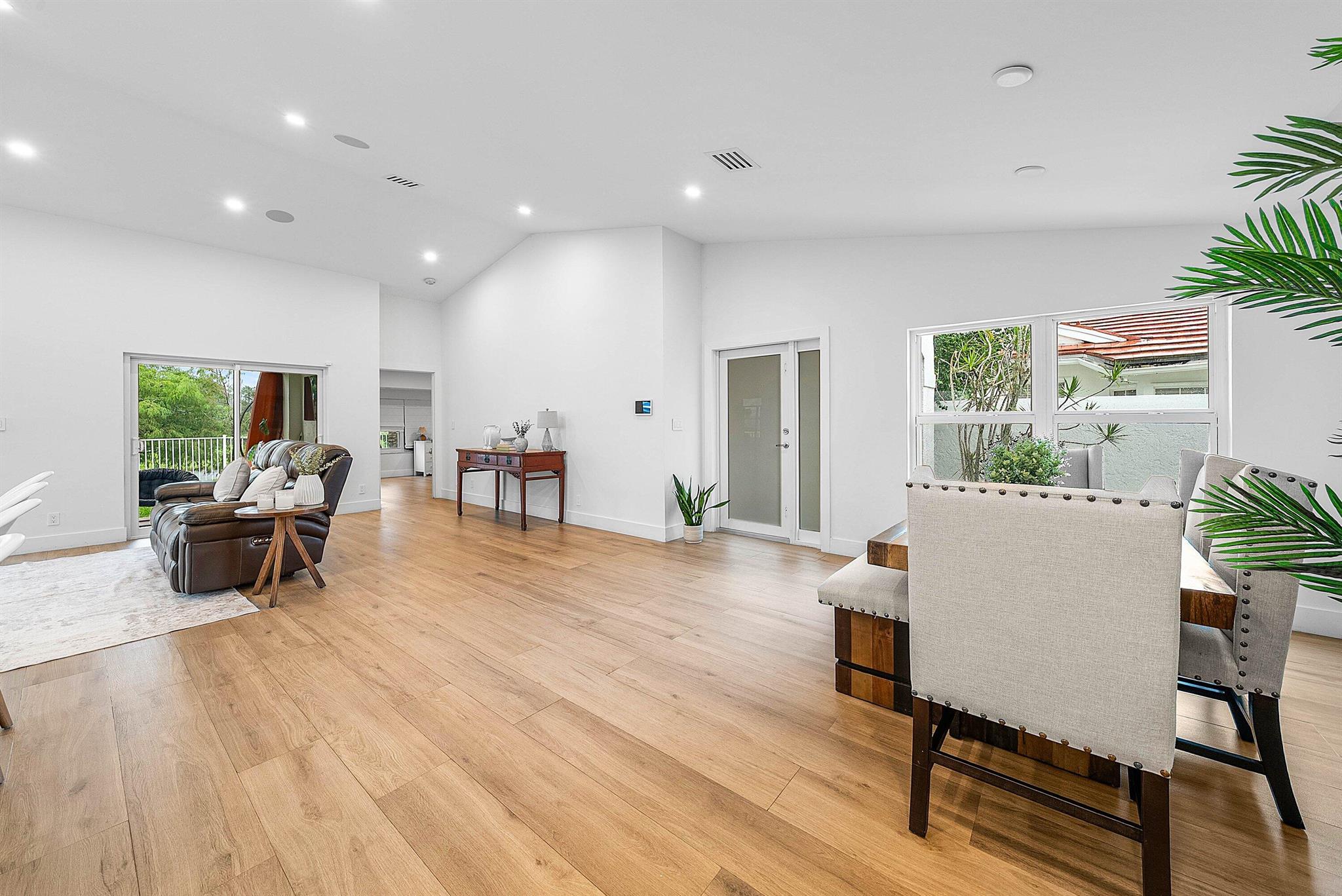 LAKEFIELD OF THE LANDINGS - Residential Lease