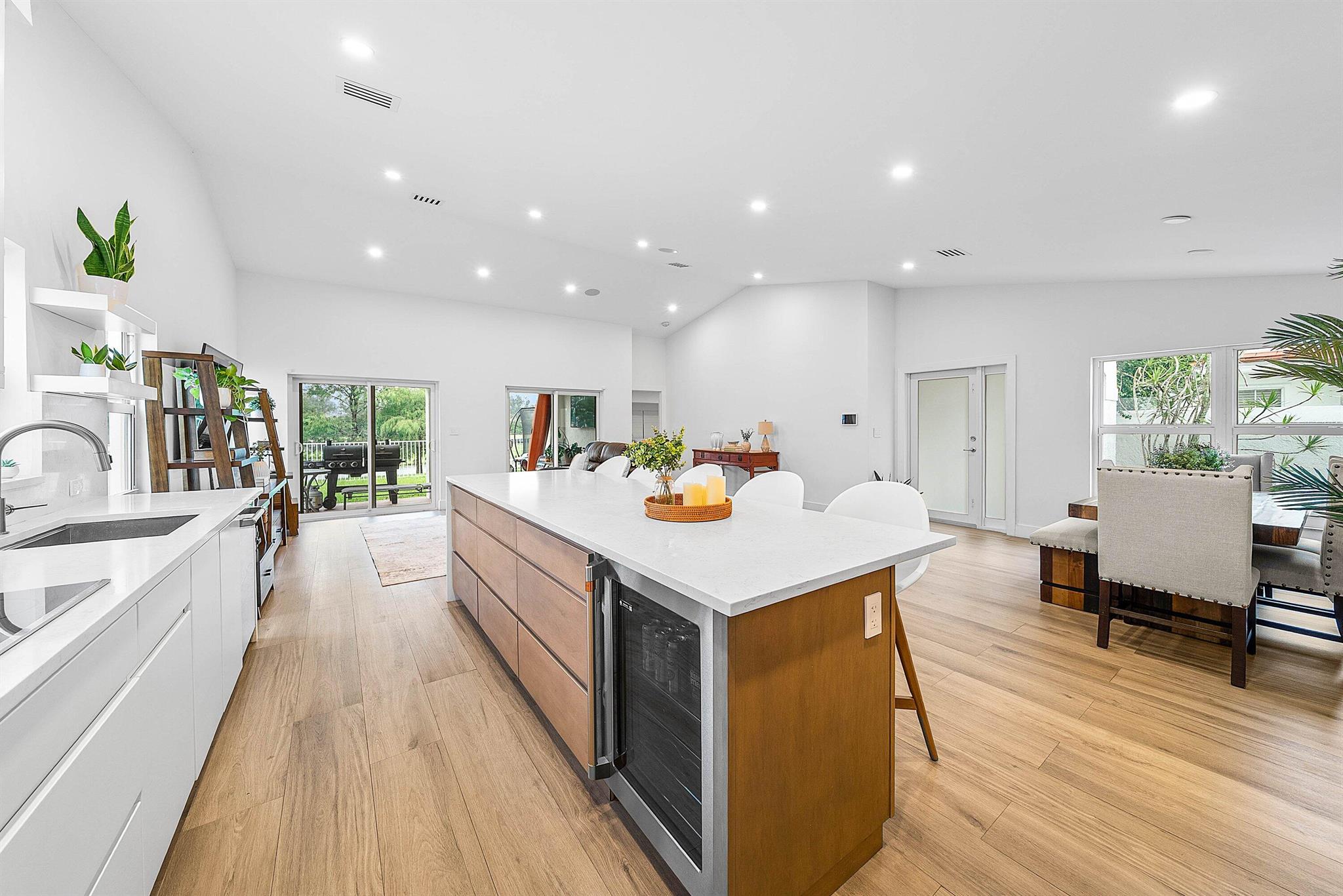 LAKEFIELD OF THE LANDINGS - Residential Lease