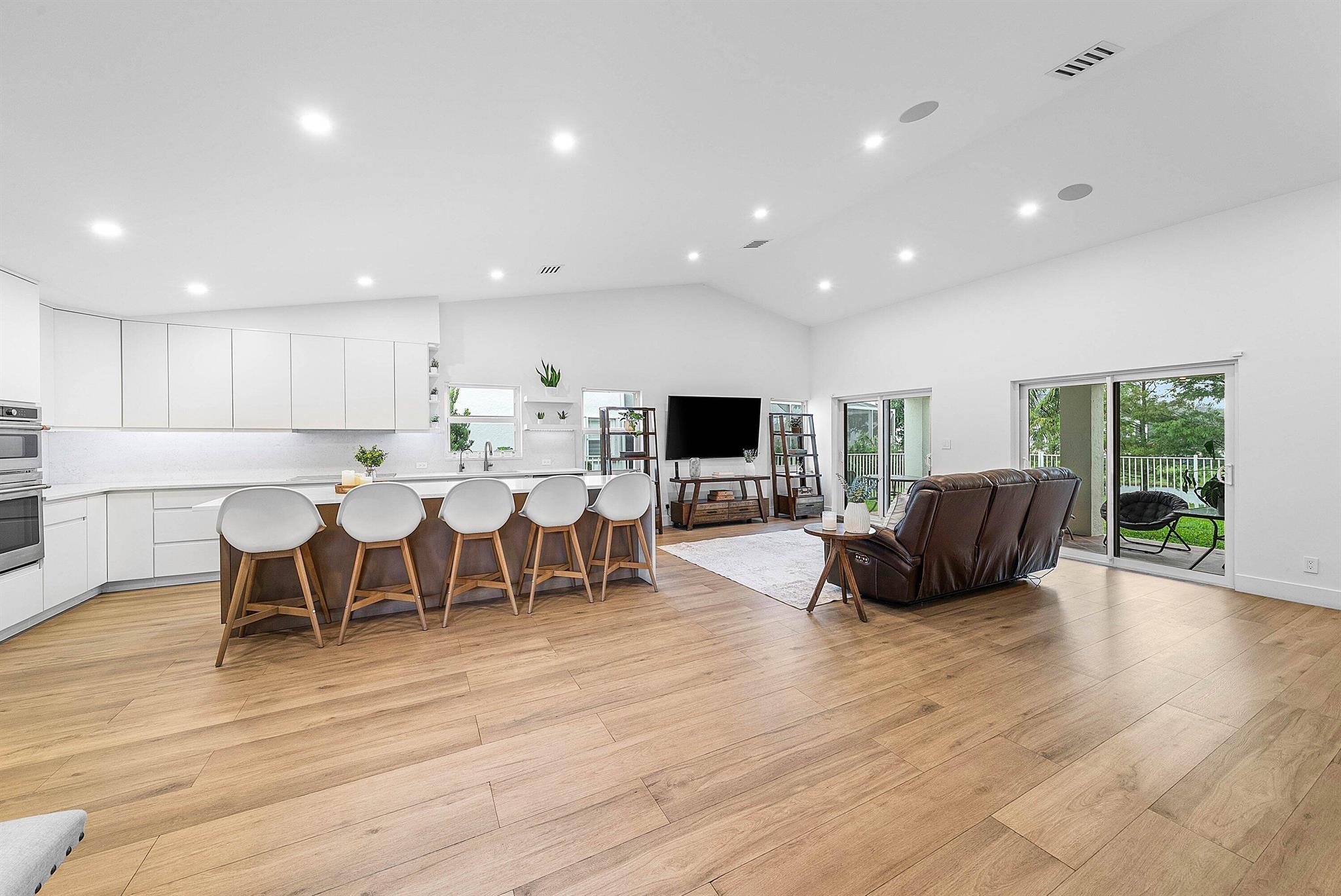 LAKEFIELD OF THE LANDINGS - Residential Lease