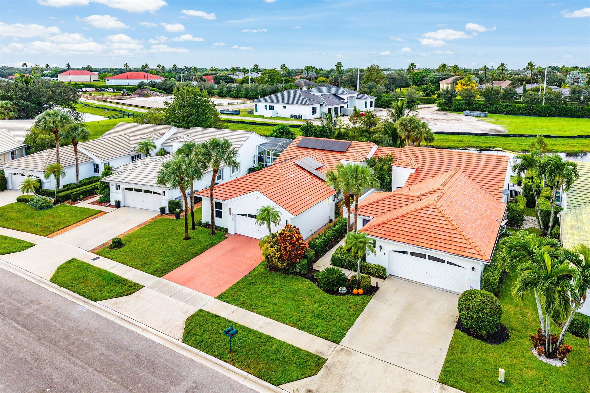 LAKEFIELD OF THE LANDINGS - Residential Lease