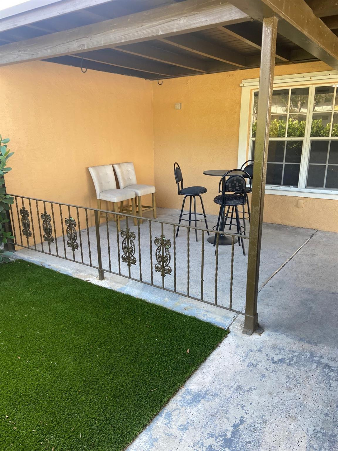 Broward Gardens 21-48 B - Residential Lease