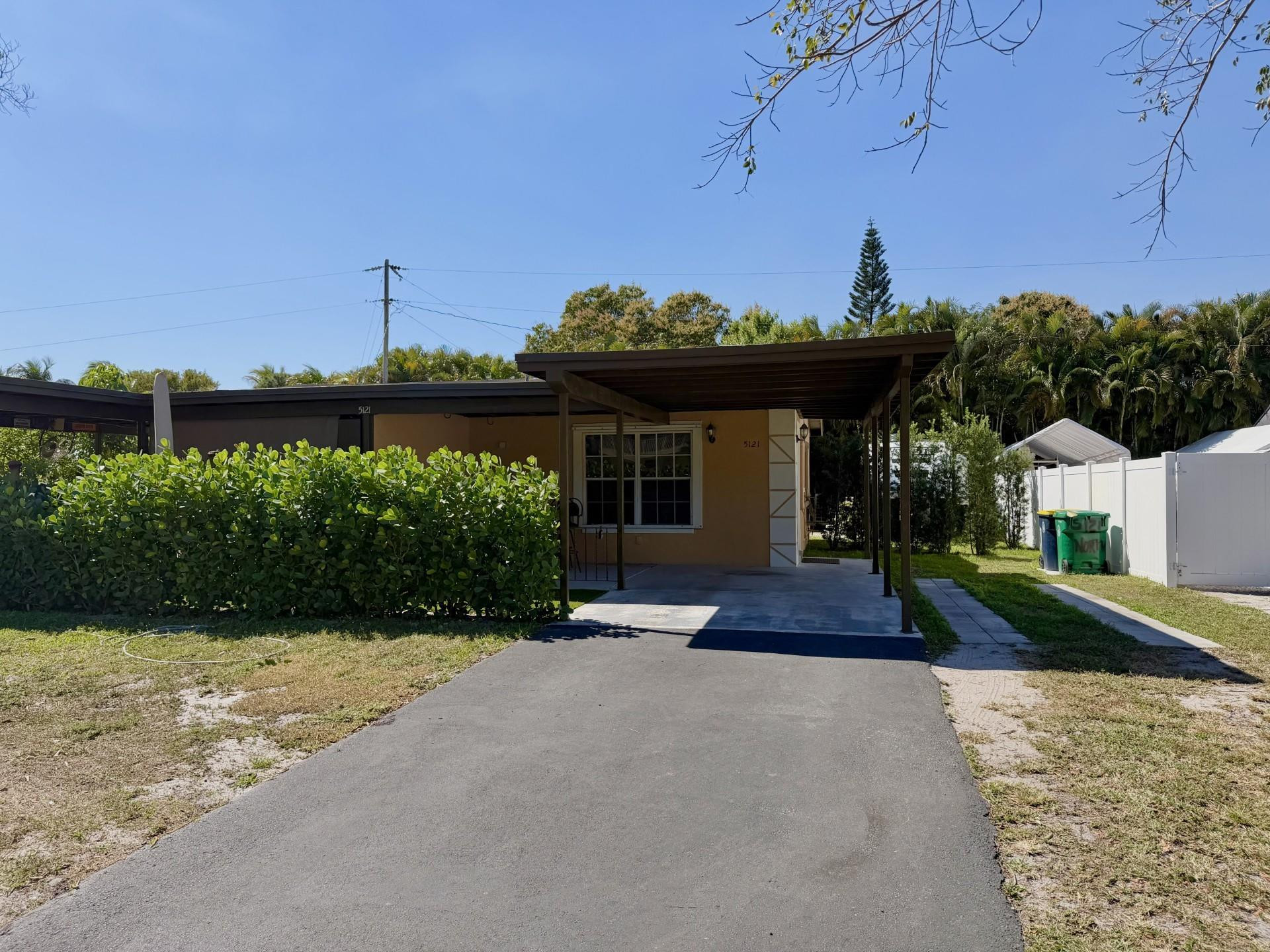 Broward Gardens 21-48 B - Residential Lease