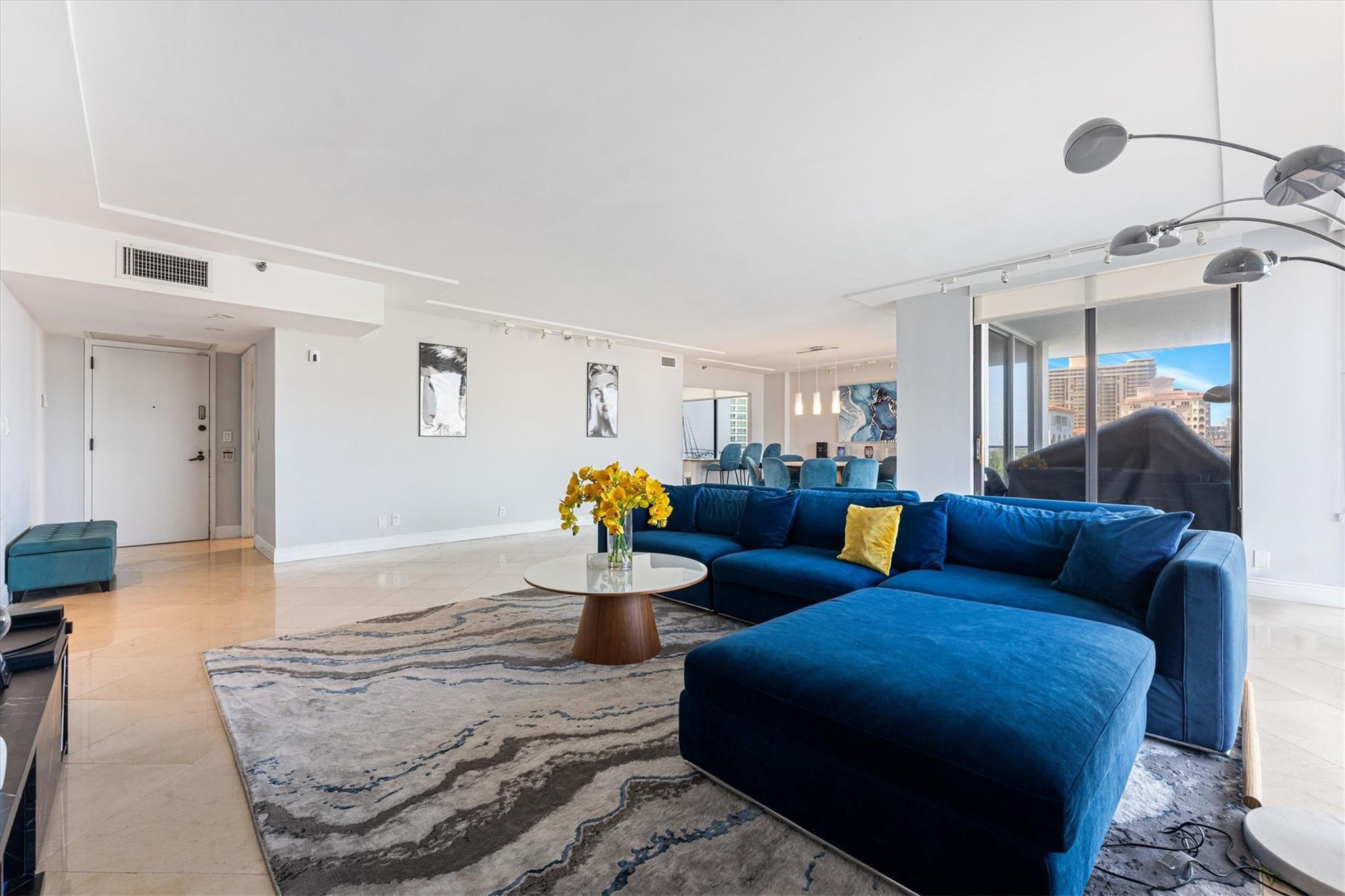 TURNBERRY NORTH TOWER - Residential