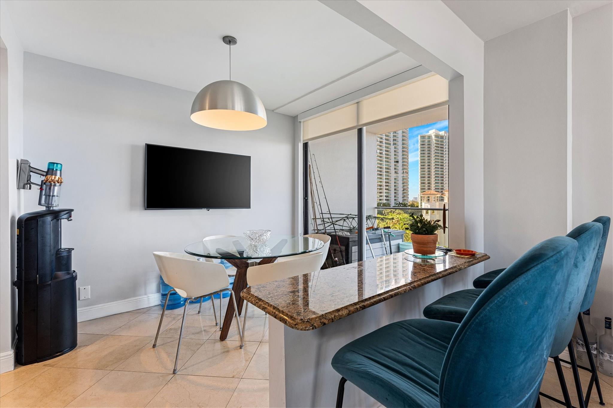 TURNBERRY NORTH TOWER - Residential