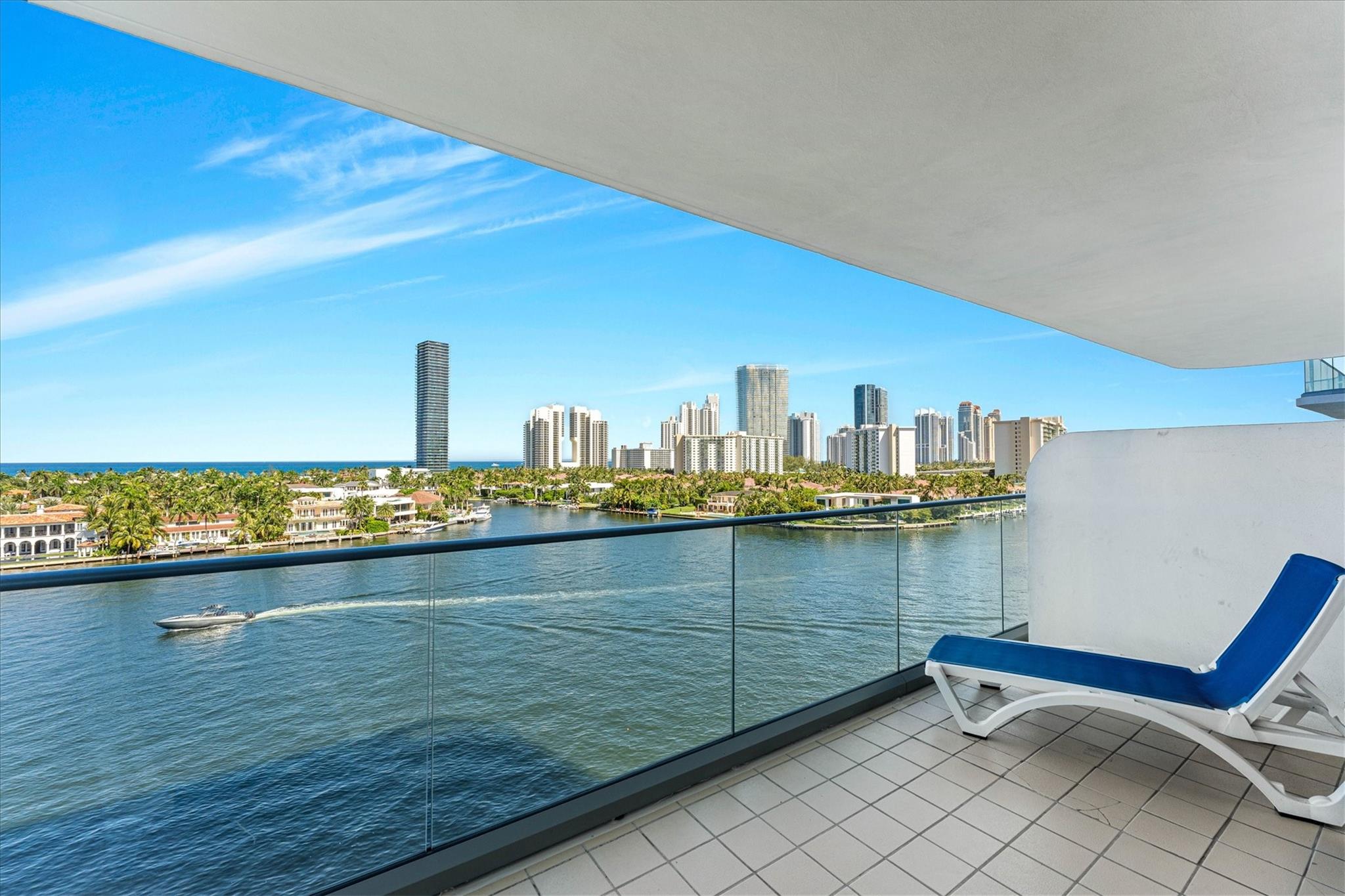 TURNBERRY NORTH TOWER - Residential