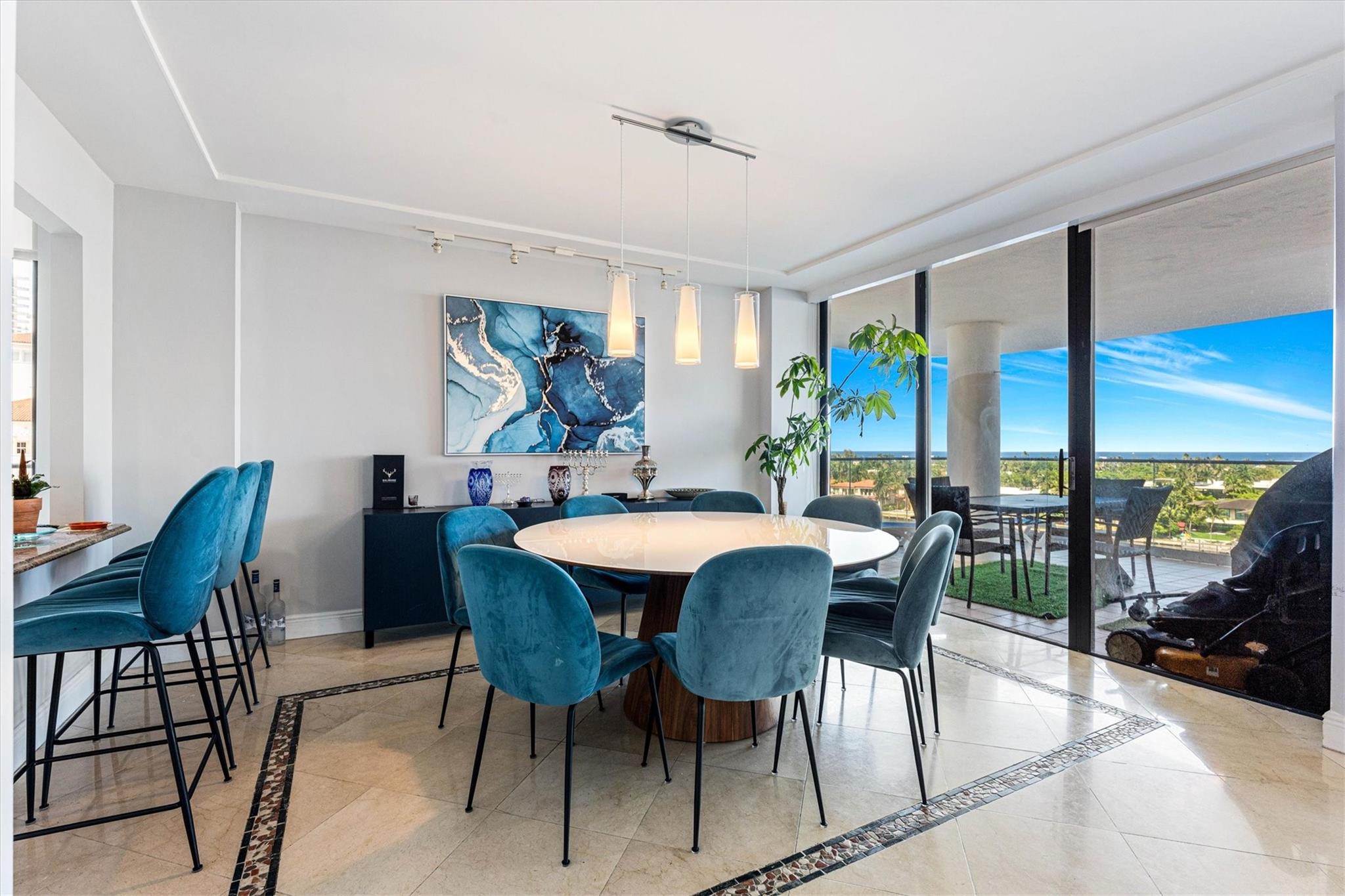 TURNBERRY NORTH TOWER - Residential