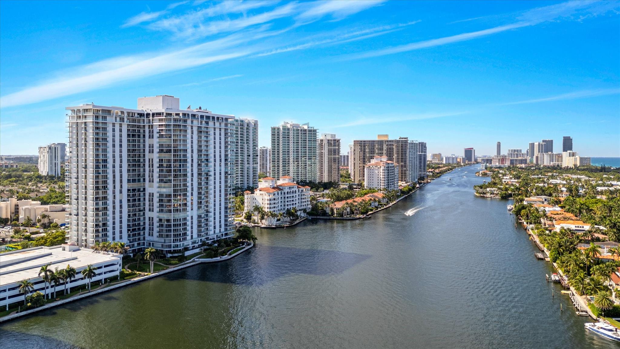 TURNBERRY NORTH TOWER - Residential