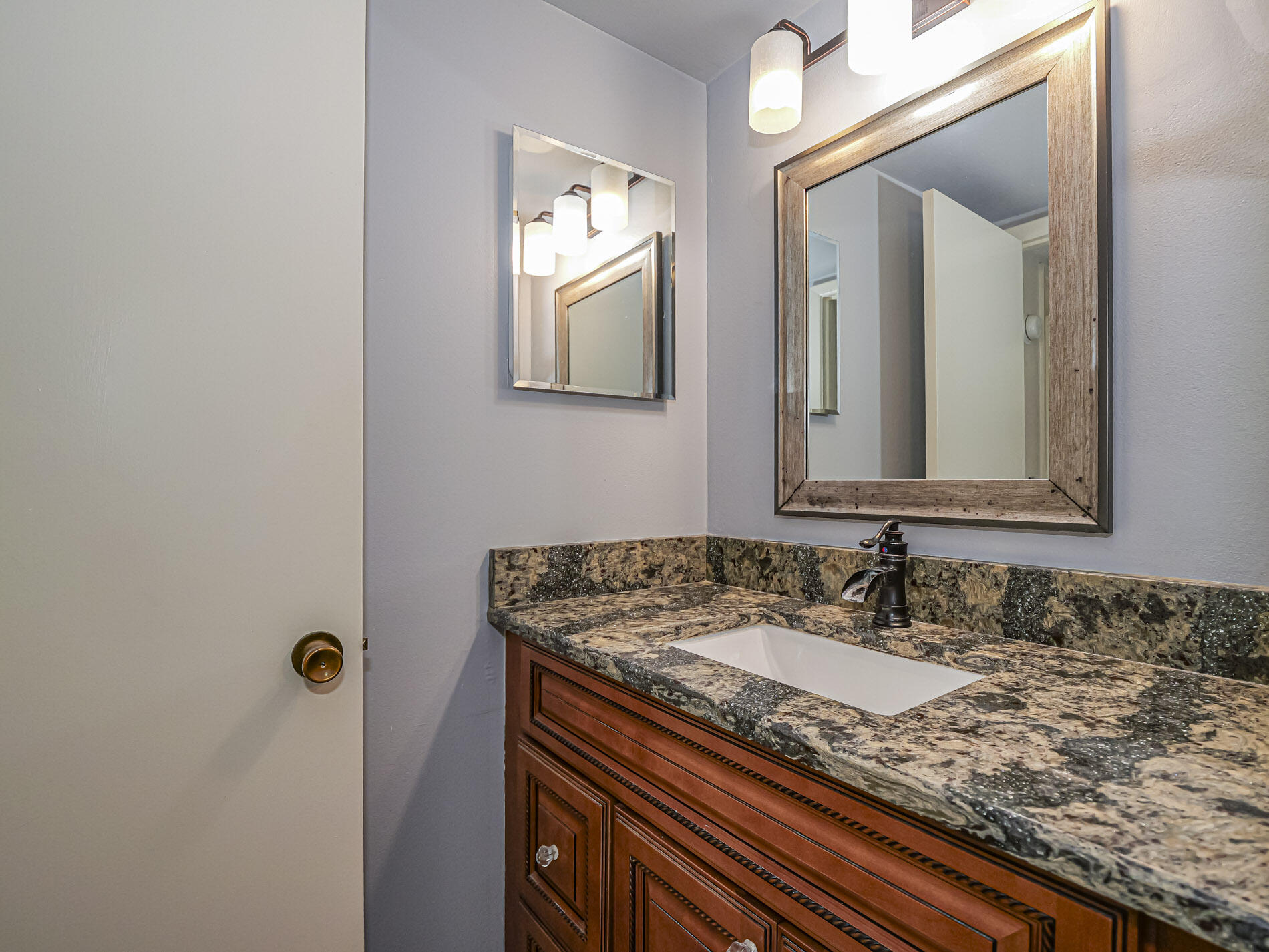 TROPIC GROVES VILLAS J - Residential