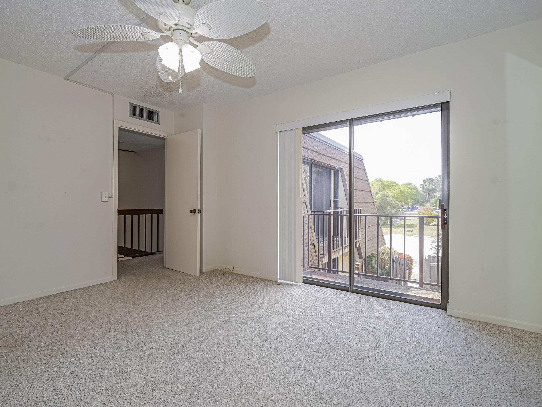 TROPIC GROVES VILLAS J - Residential