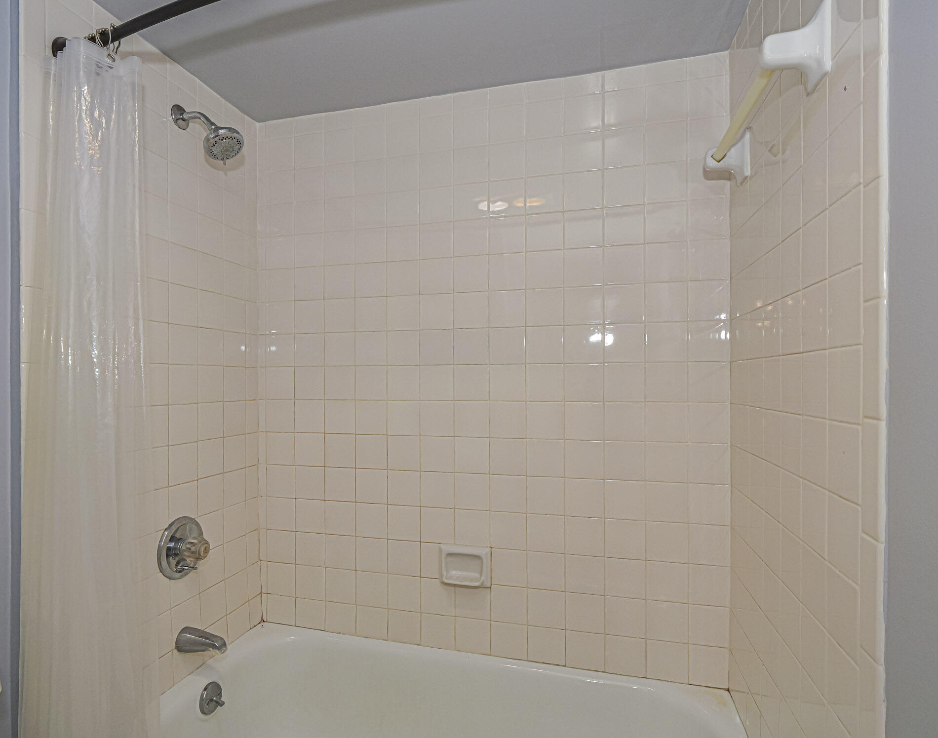 TROPIC GROVES VILLAS J - Residential