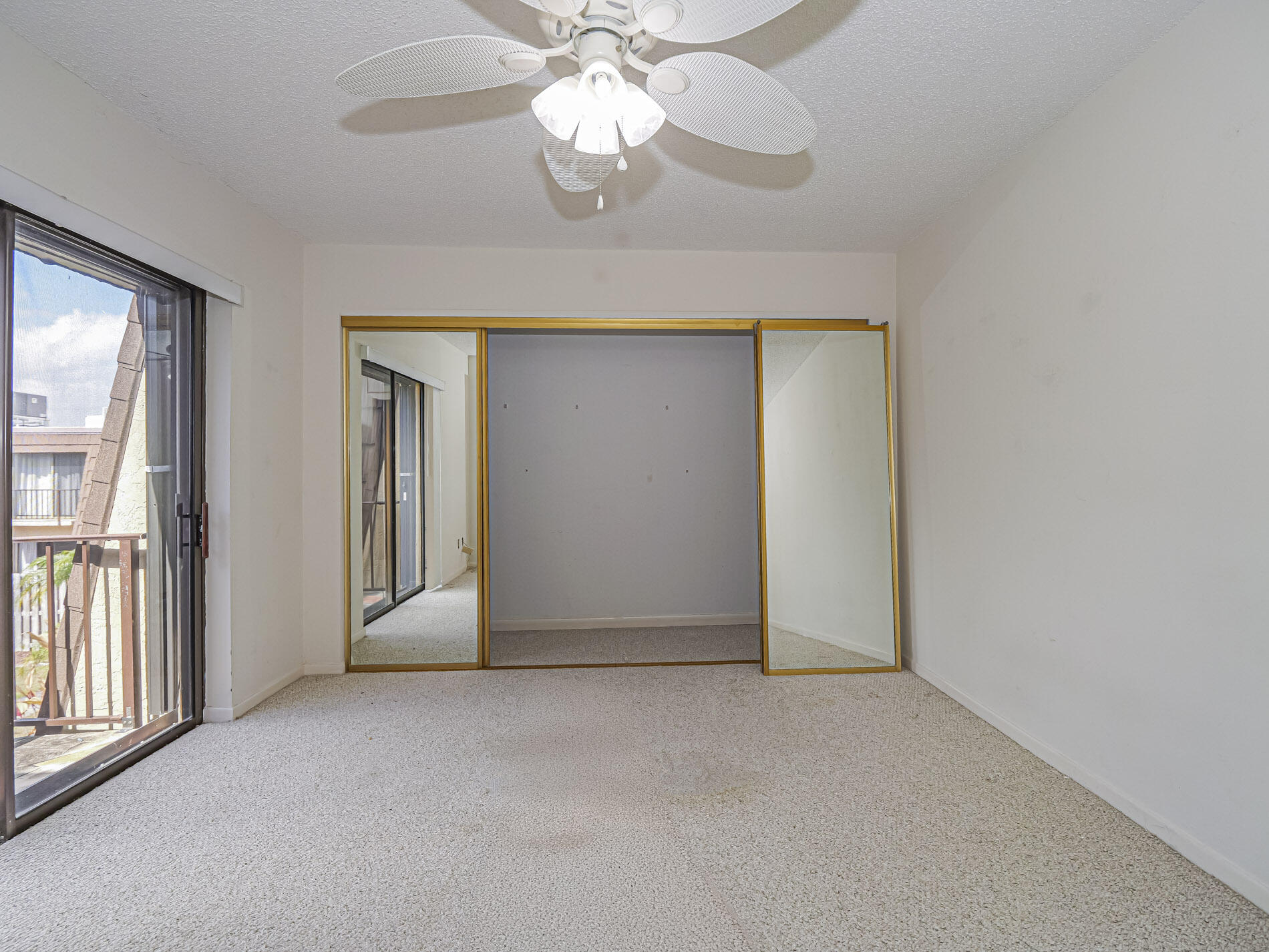 TROPIC GROVES VILLAS J - Residential