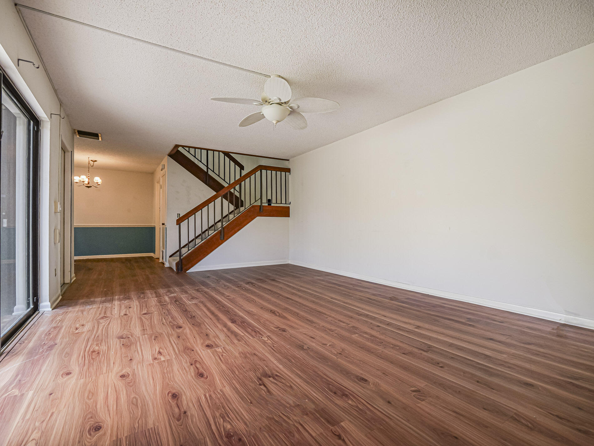 TROPIC GROVES VILLAS J - Residential