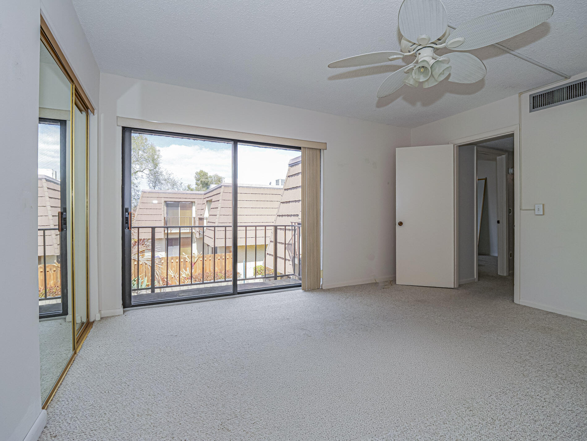 TROPIC GROVES VILLAS J - Residential