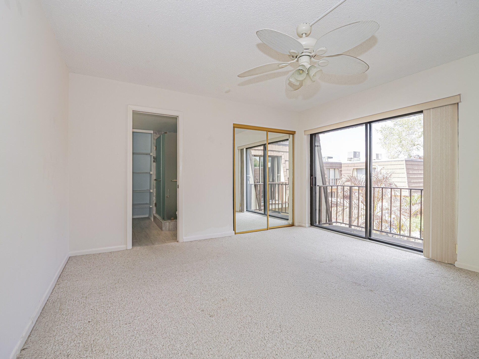 TROPIC GROVES VILLAS J - Residential