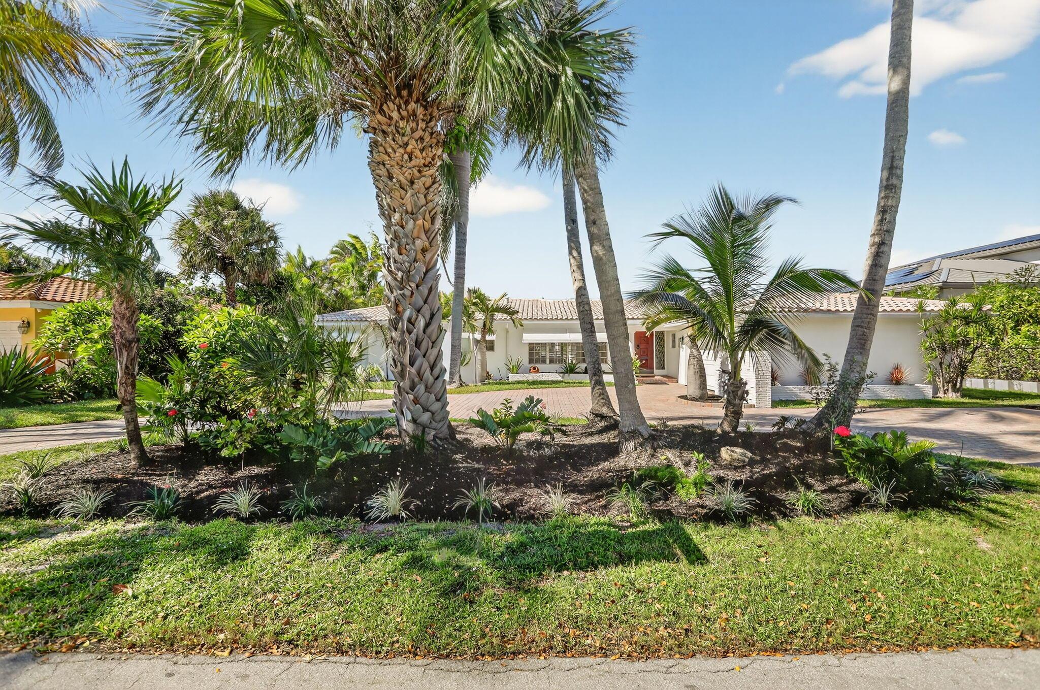 2541 Middle River Drive