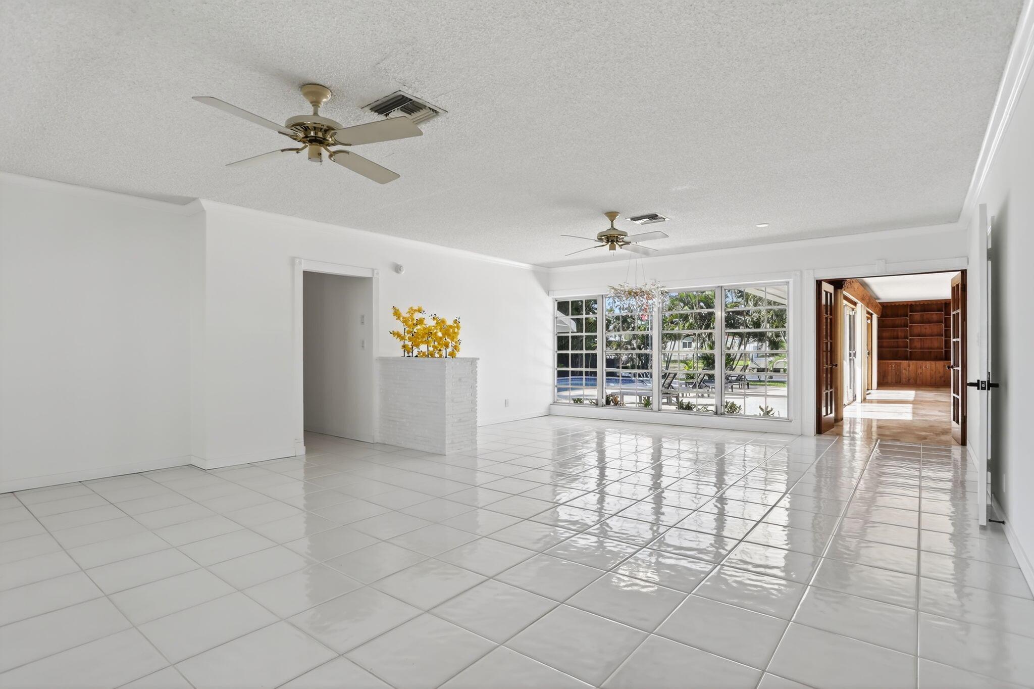 2541 Middle River Drive
