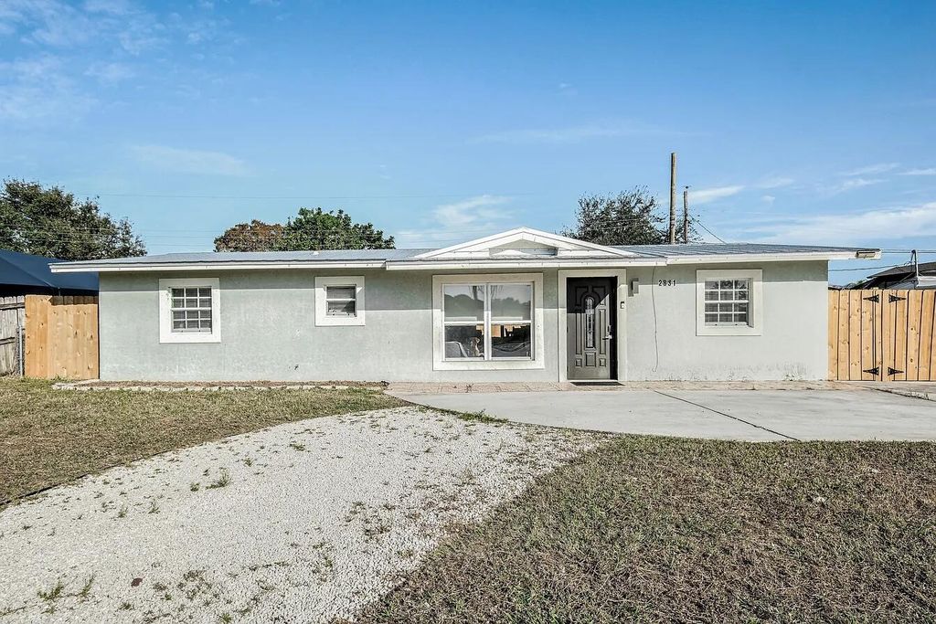 Photo of 2831 NE Savannah Road, Jensen Beach, FL 34957 (MLS # B26020494)