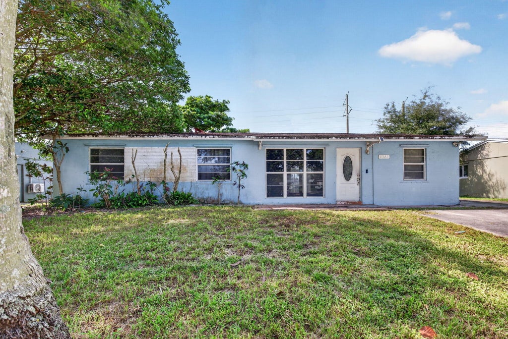 Photo of 2321 SW 50TH Avenue, Fort Lauderdale, FL 33317 (MLS # B26092980)