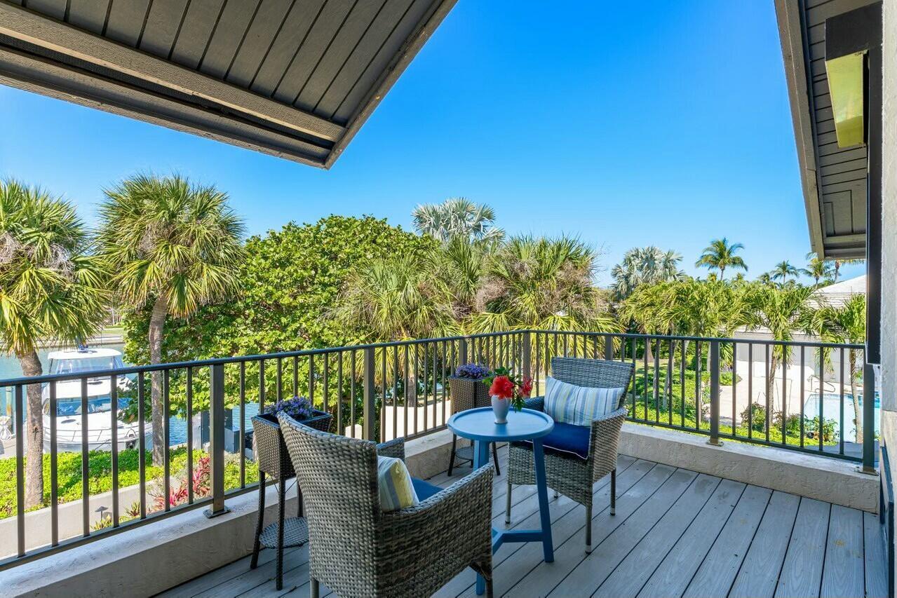SAILFISH POINT - Residential