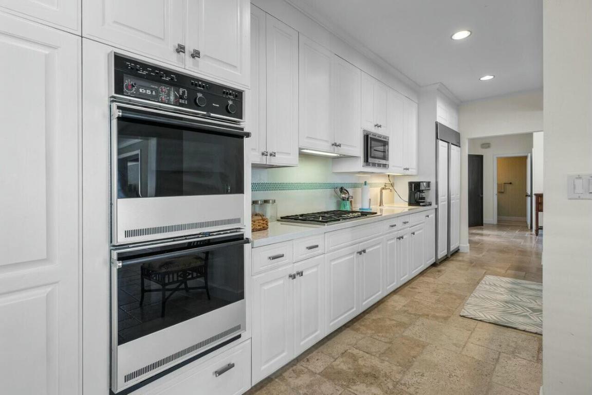 SAILFISH POINT - Residential