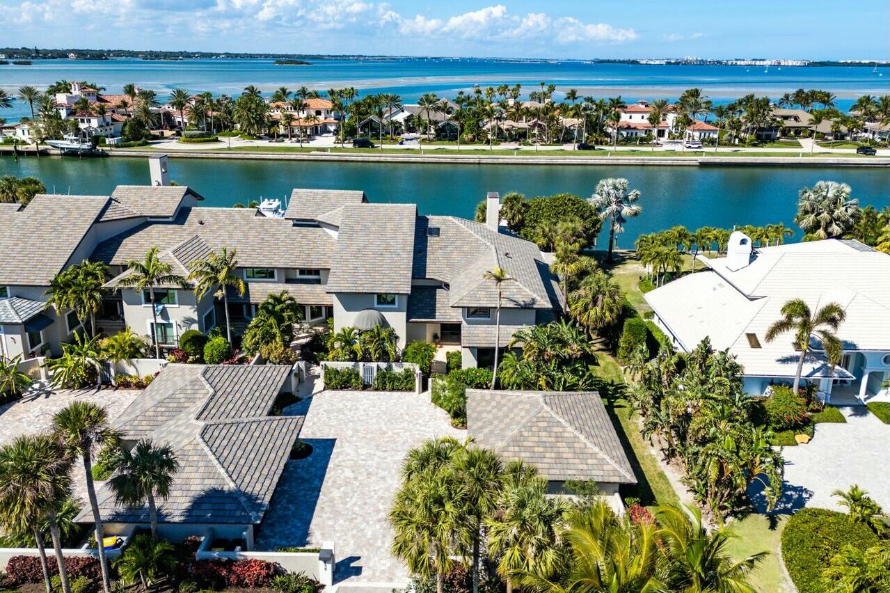SAILFISH POINT - Residential