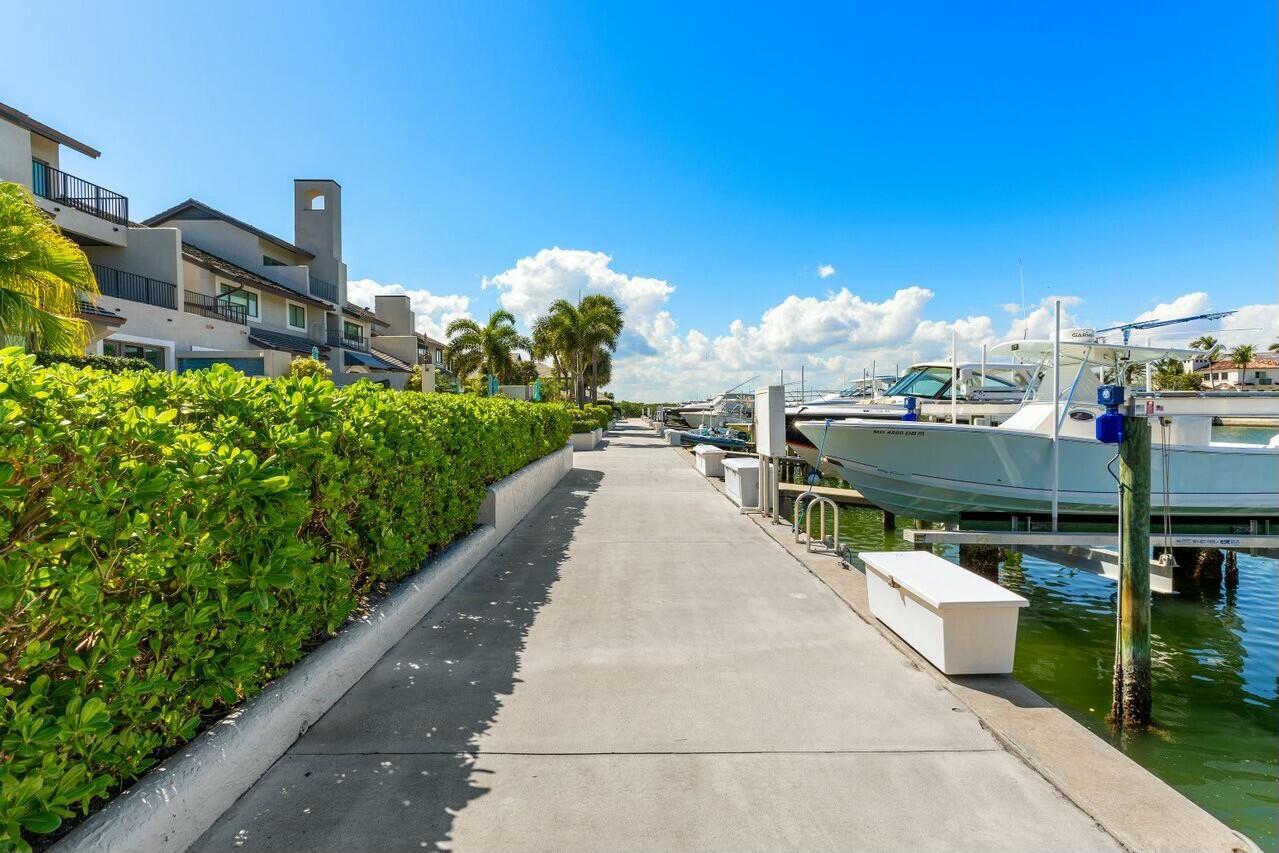 SAILFISH POINT - Residential