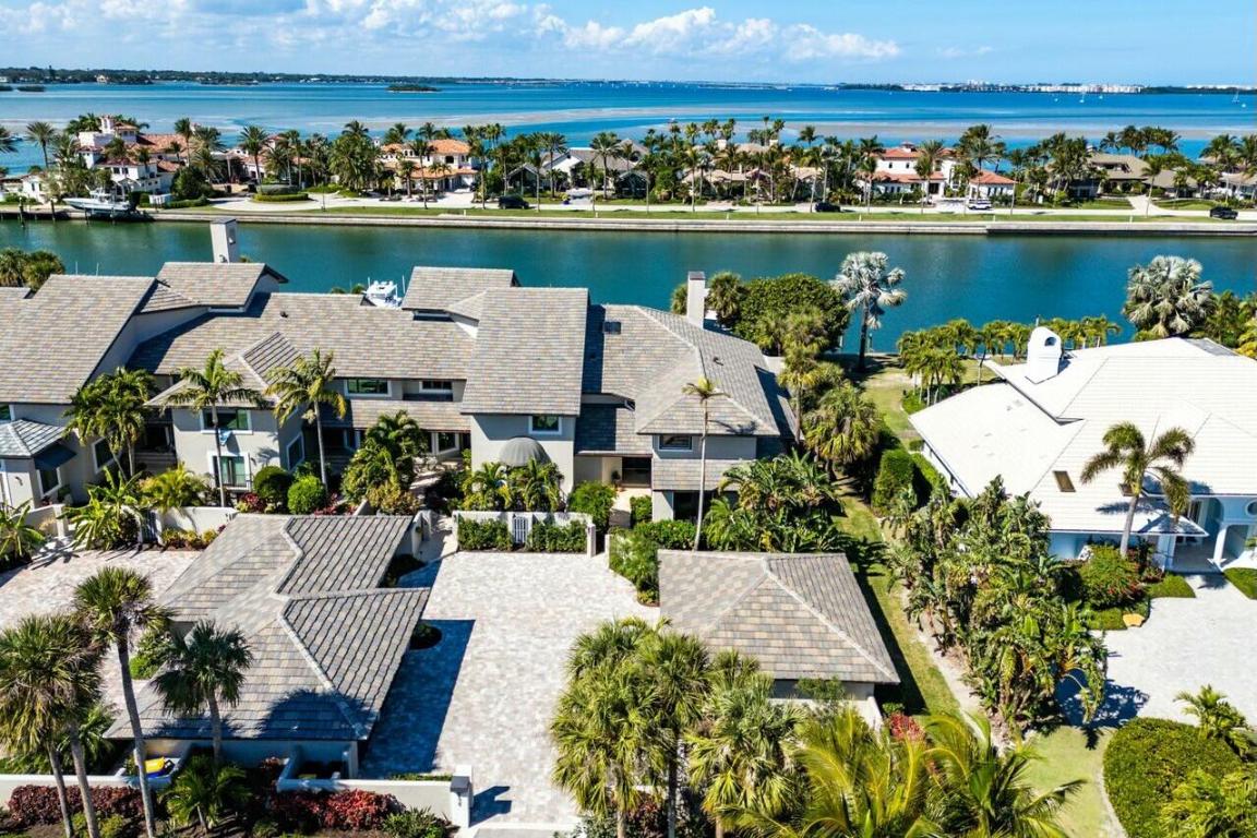 SAILFISH POINT - Residential