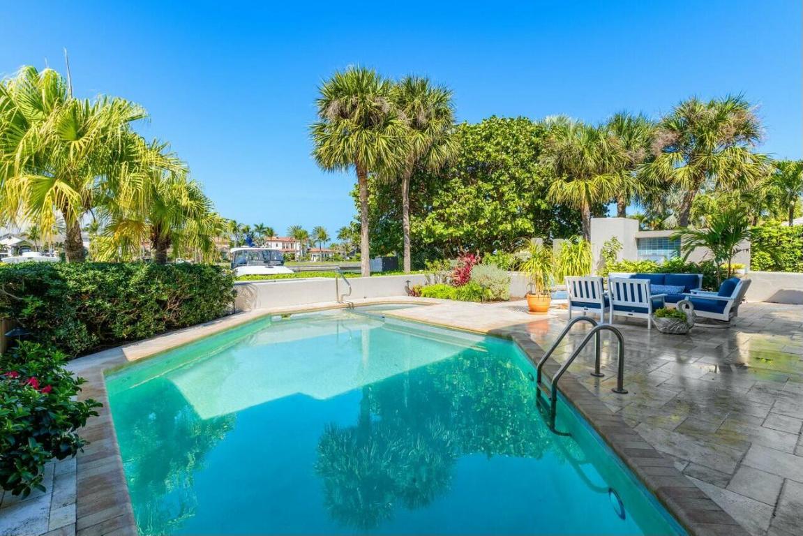 SAILFISH POINT - Residential