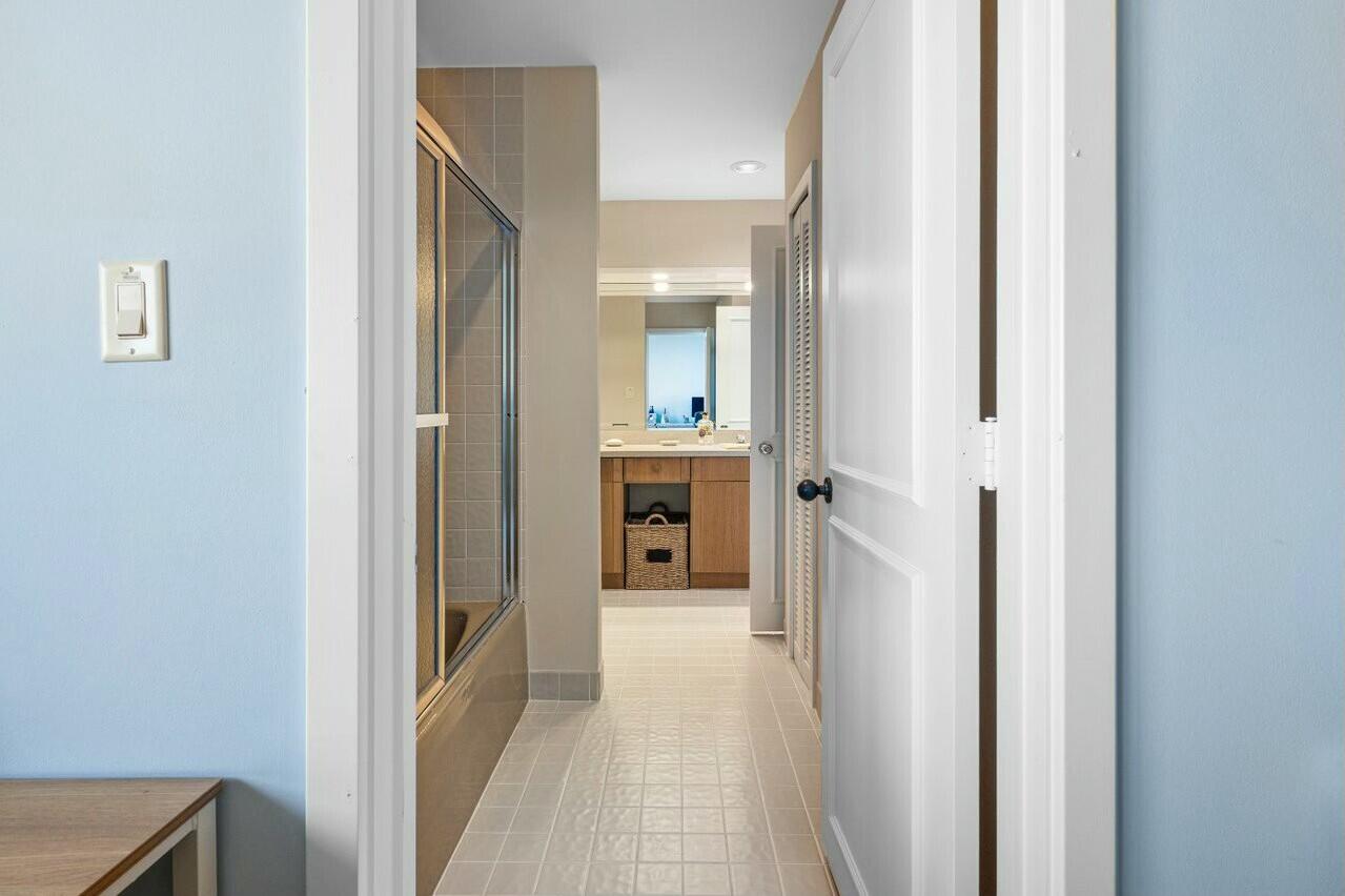 SAILFISH POINT - Residential