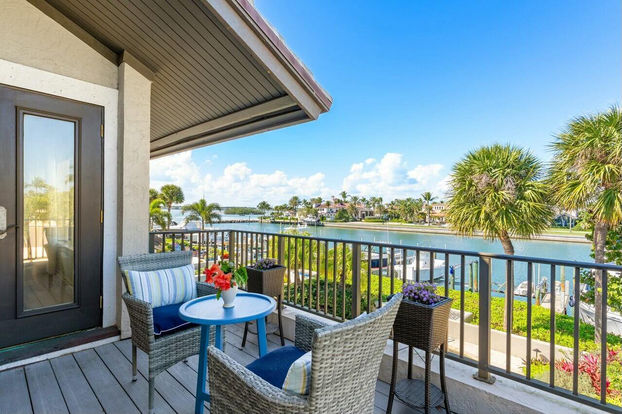 SAILFISH POINT - Residential