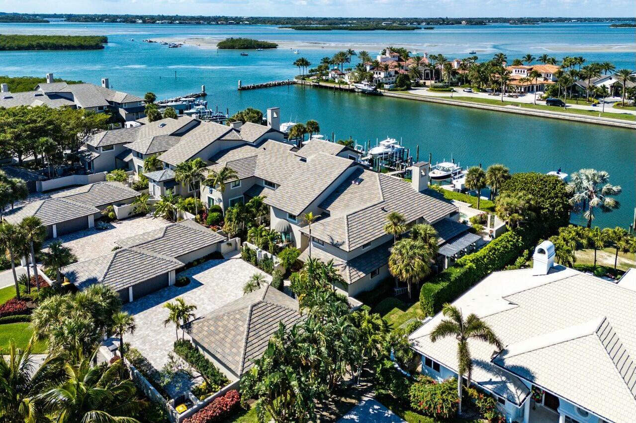 SAILFISH POINT - Residential