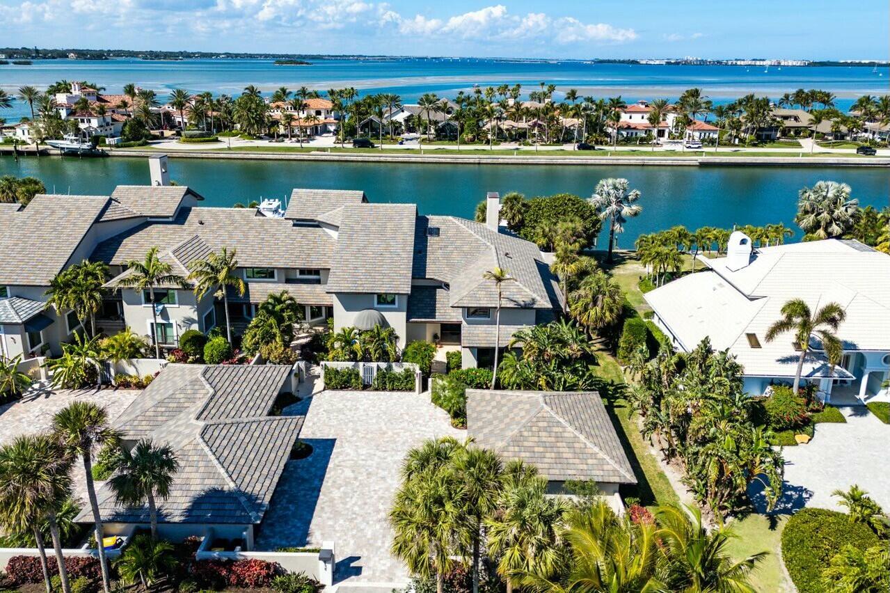 SAILFISH POINT - Residential
