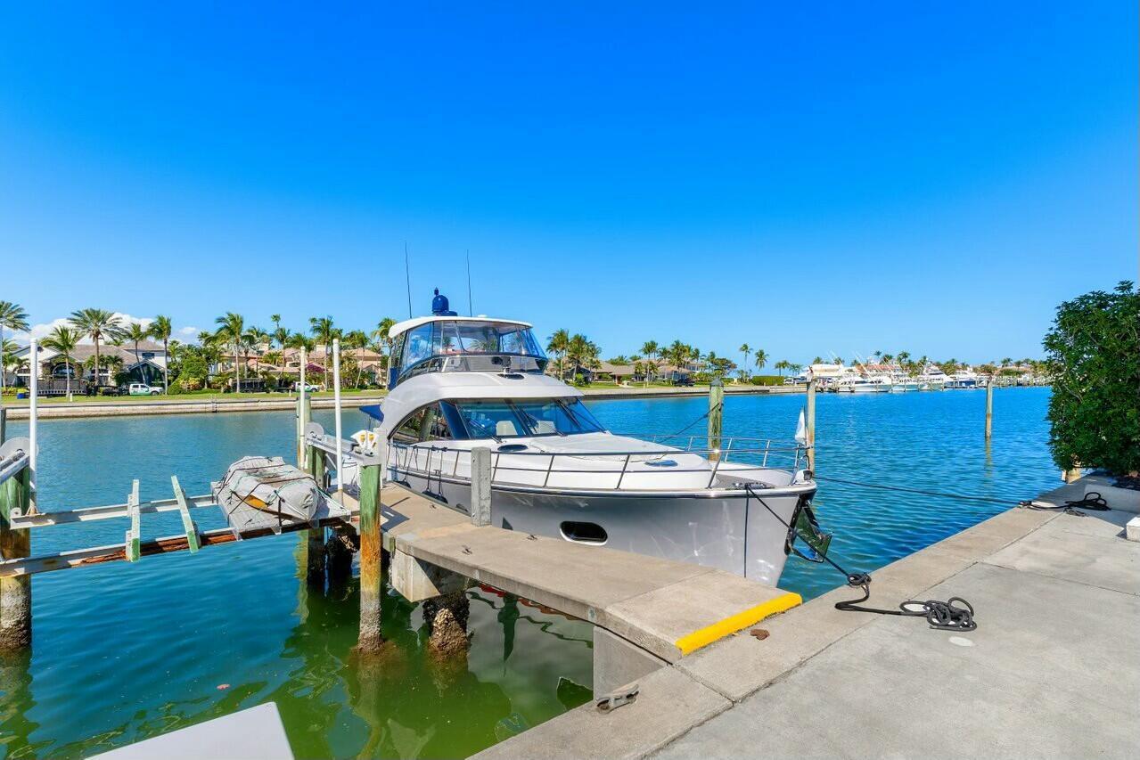 SAILFISH POINT - Residential